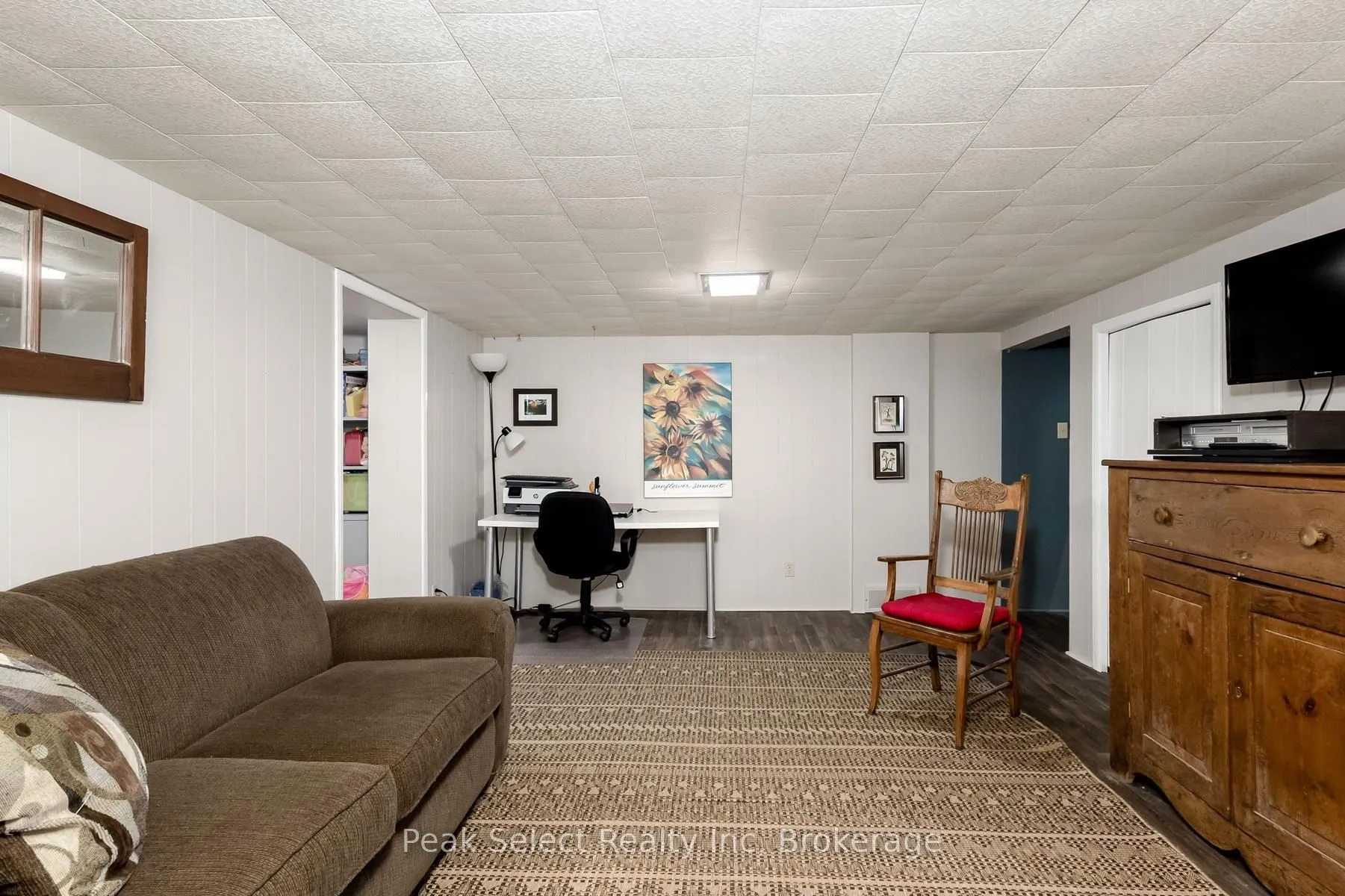 353 Queen Street E