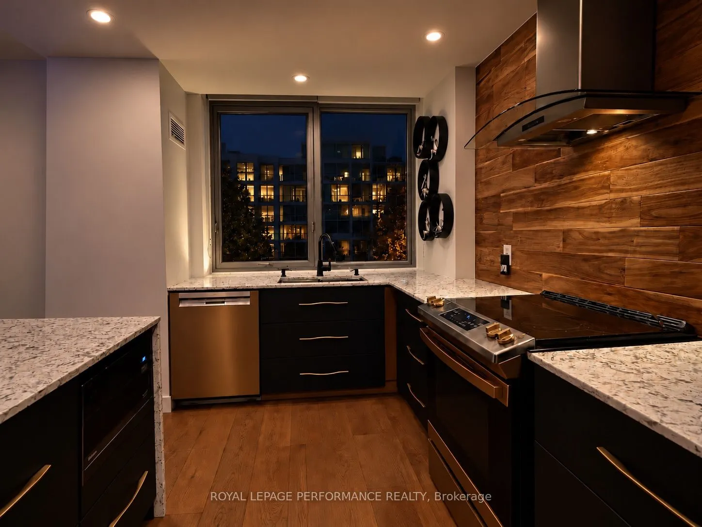 383 Cumberland Street #1101