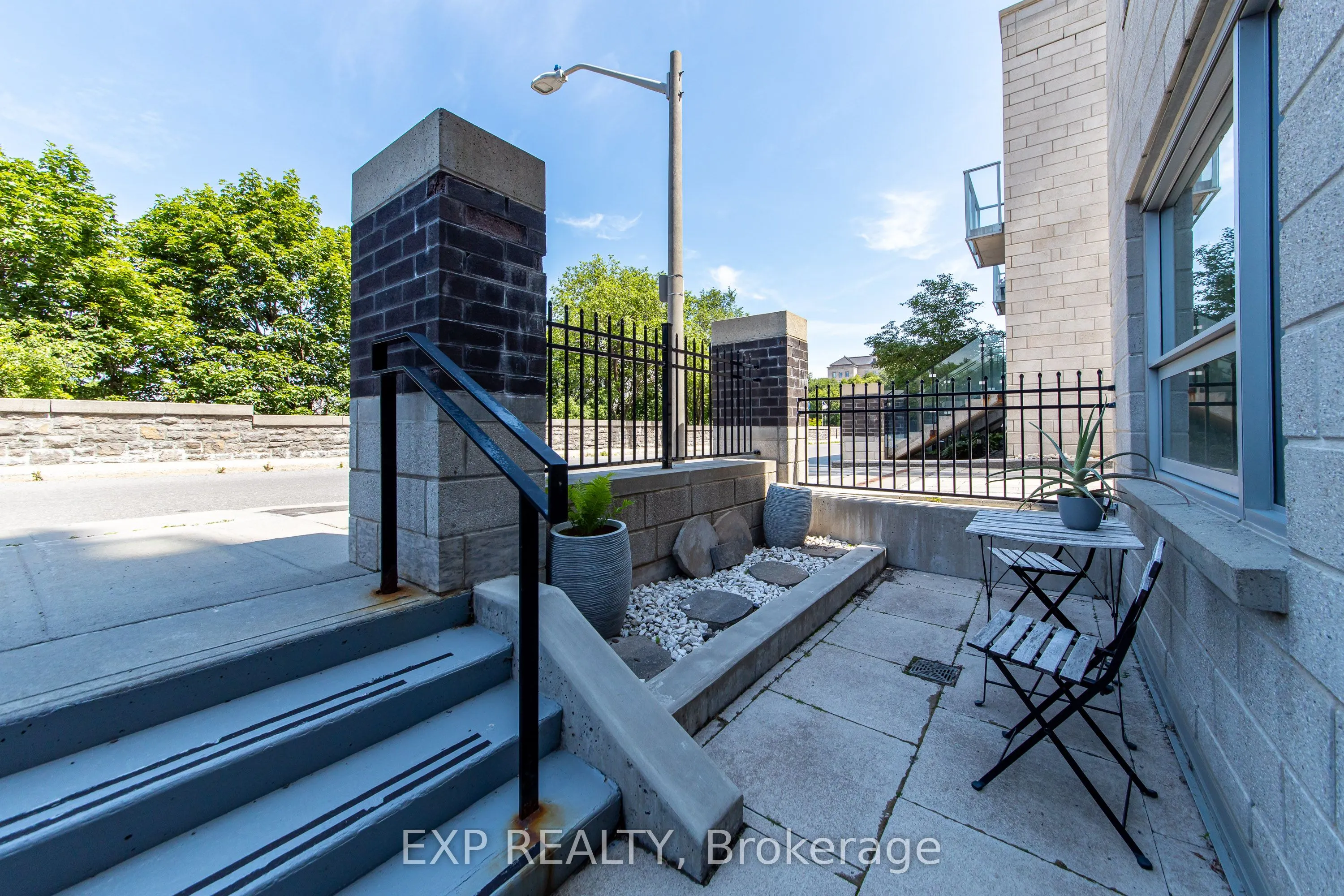 432 Sparks Street #106
