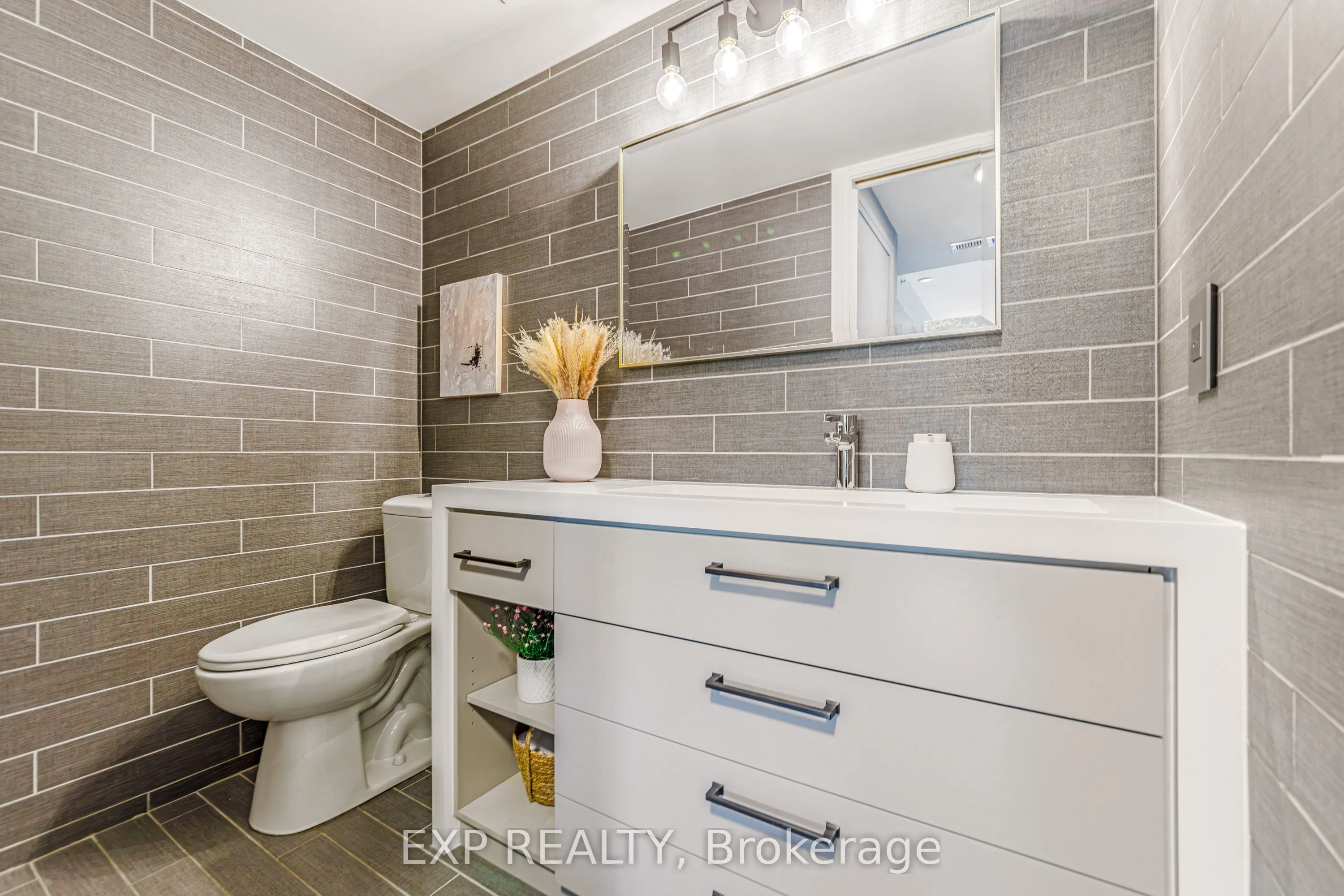 432 Sparks Street #106