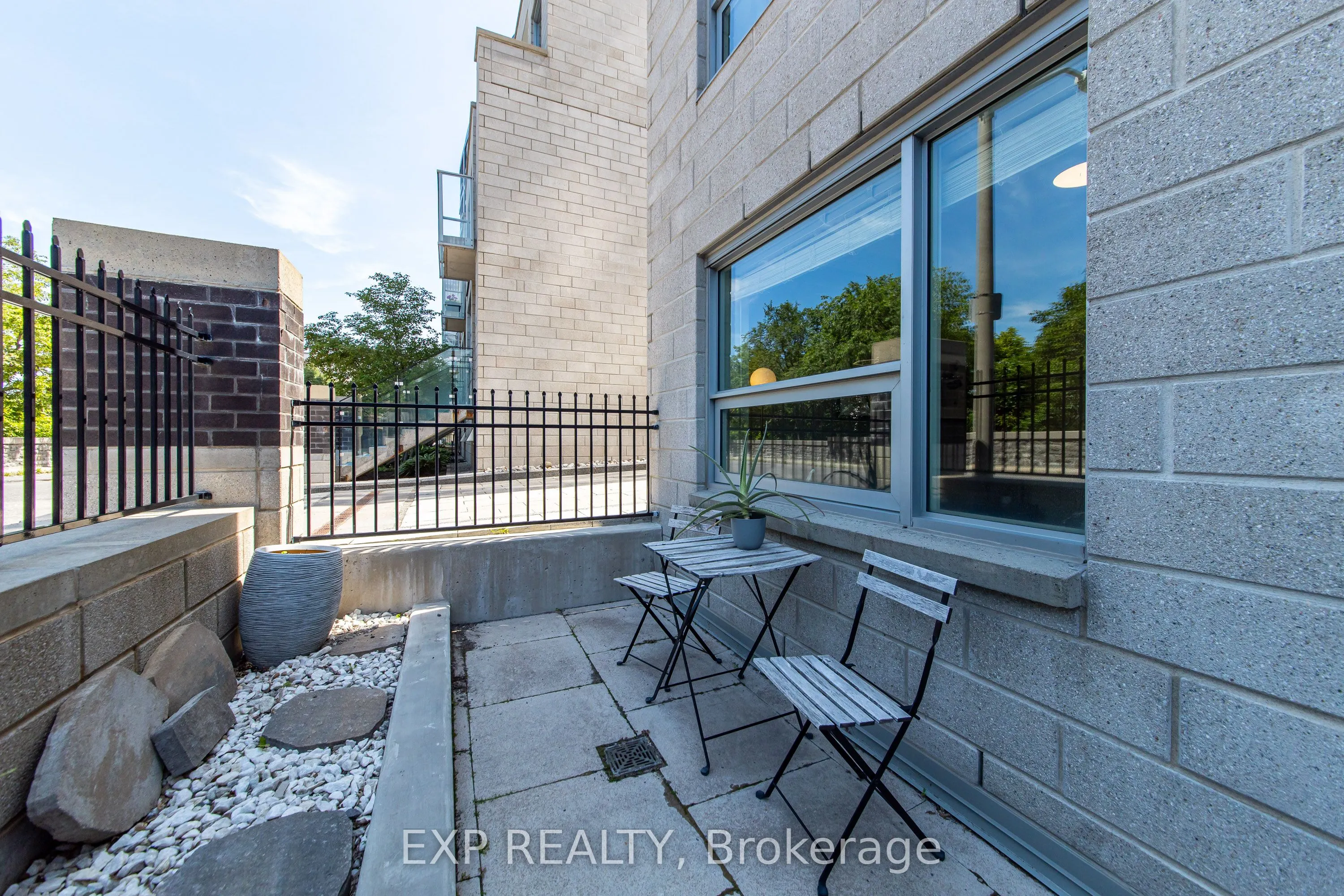 432 Sparks Street #106