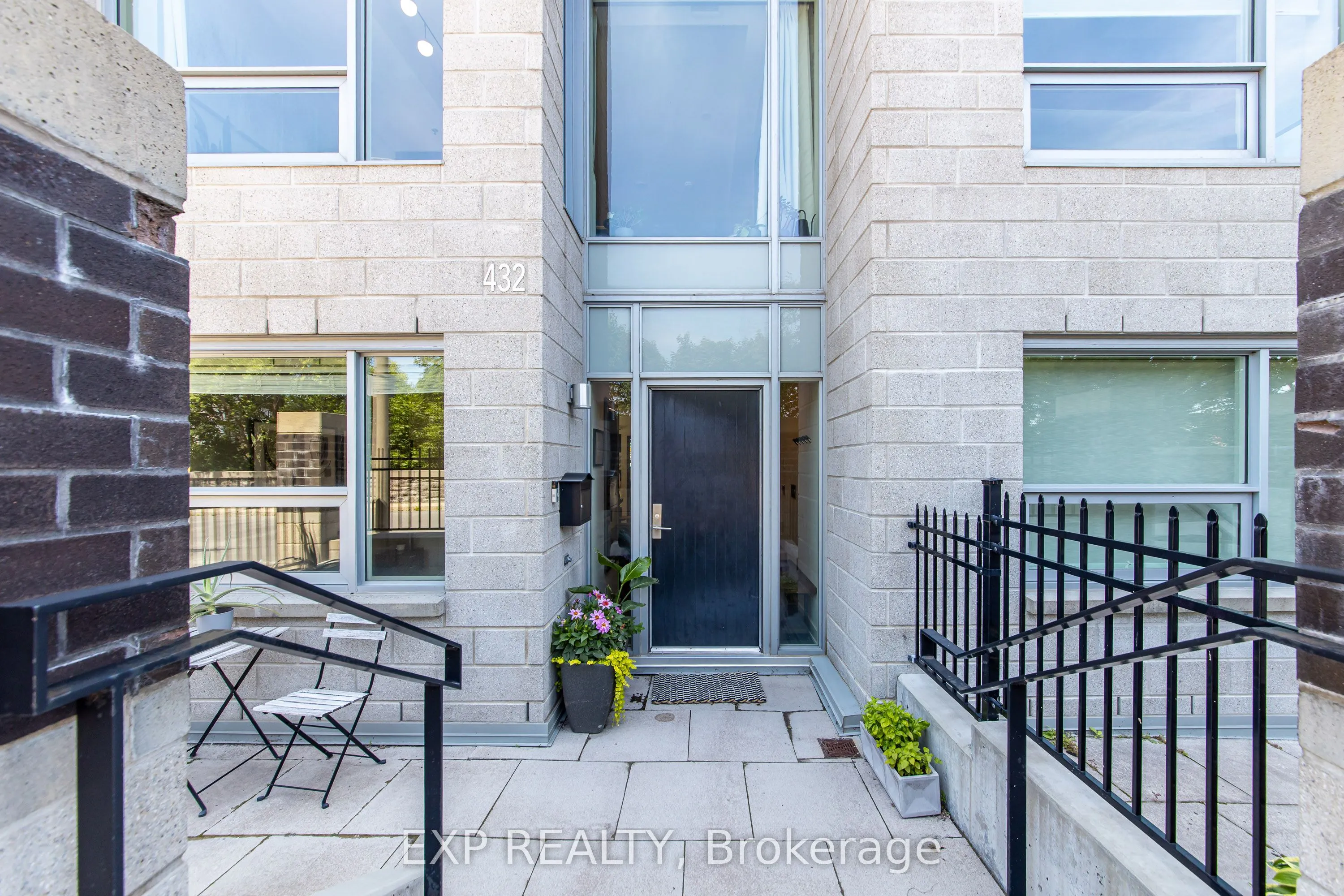 432 Sparks Street #106