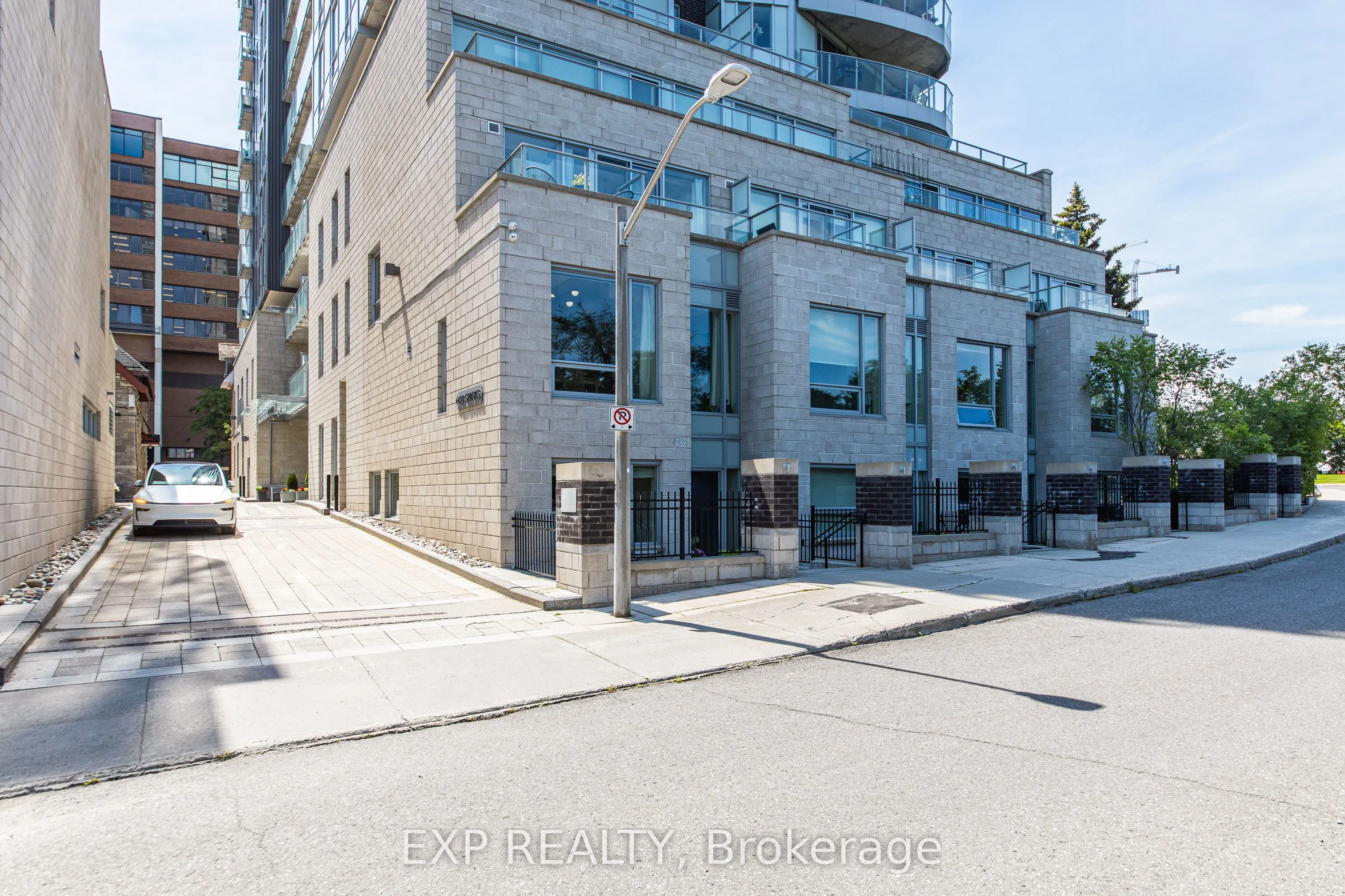 432 Sparks Street #106