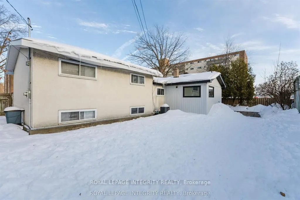 1197 Deer Park Road W