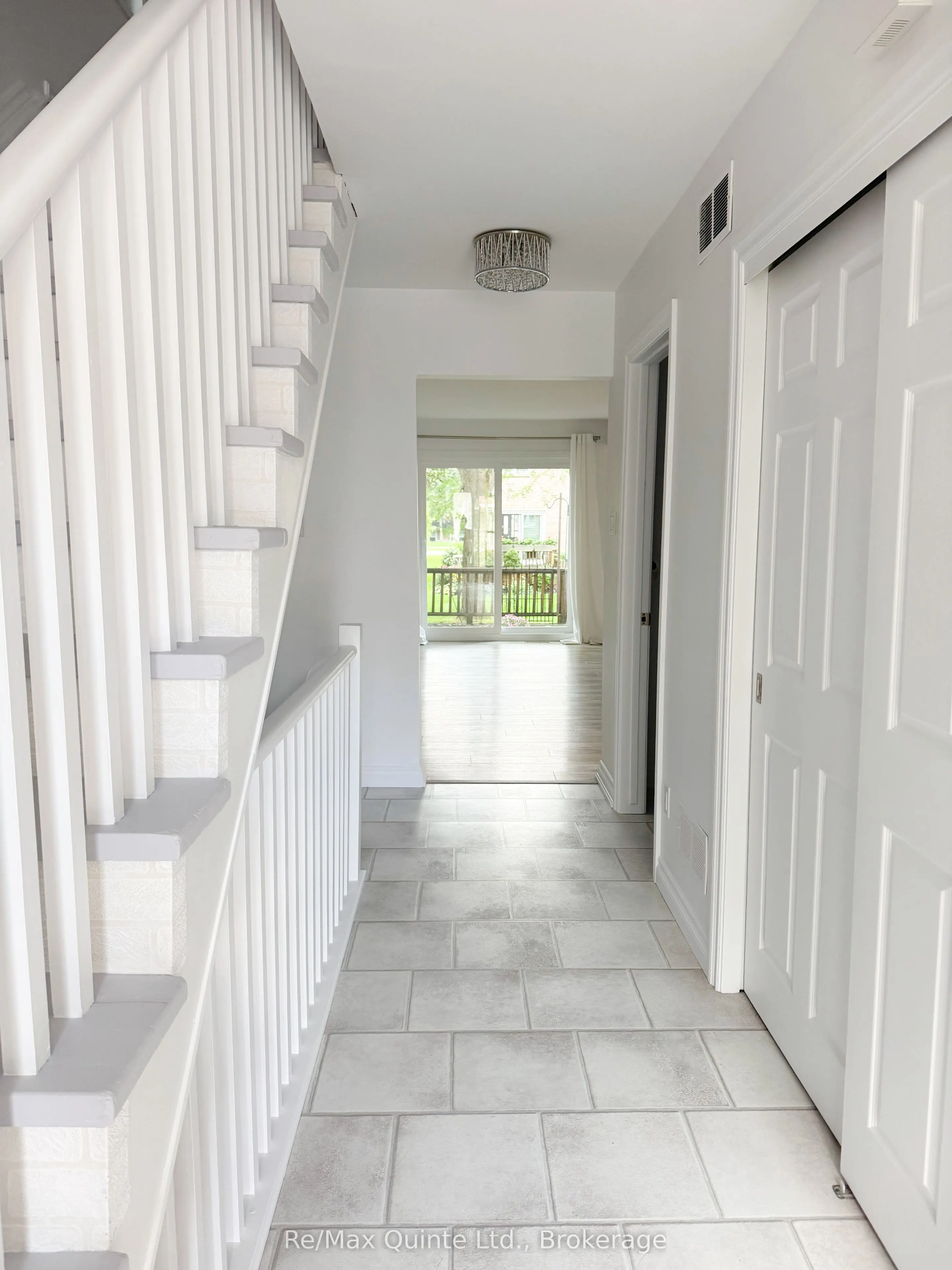 11 JANLYN Crescent #8