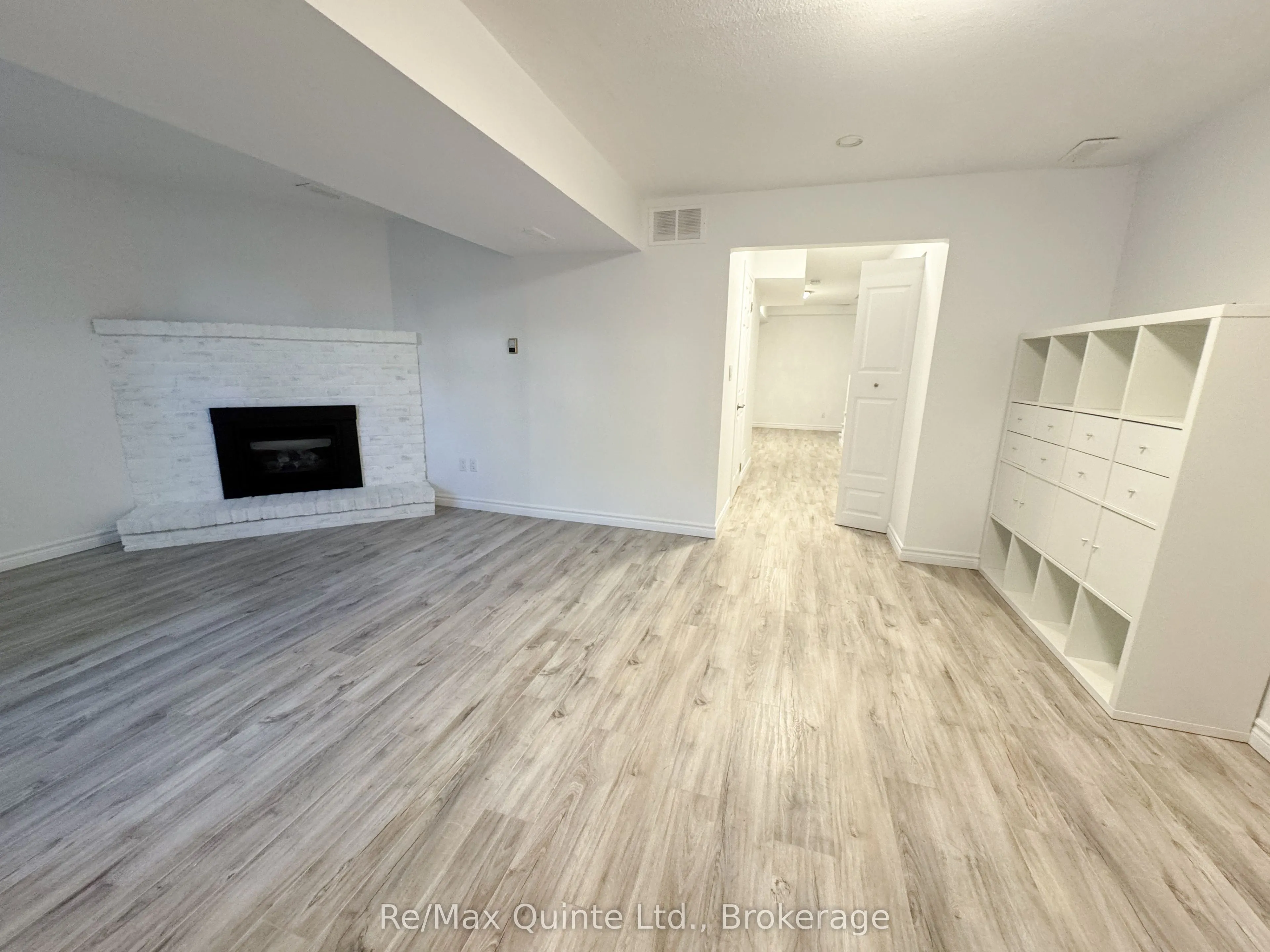 11 JANLYN Crescent #8
