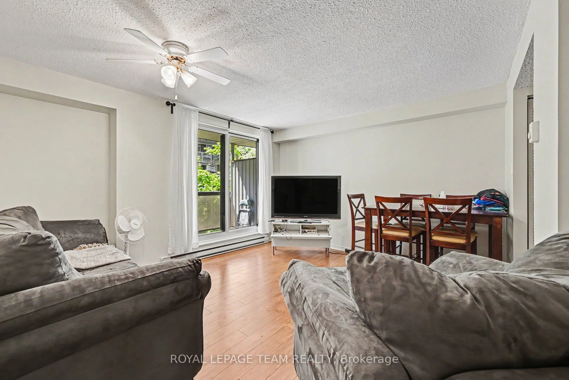 199 Kent Street #404