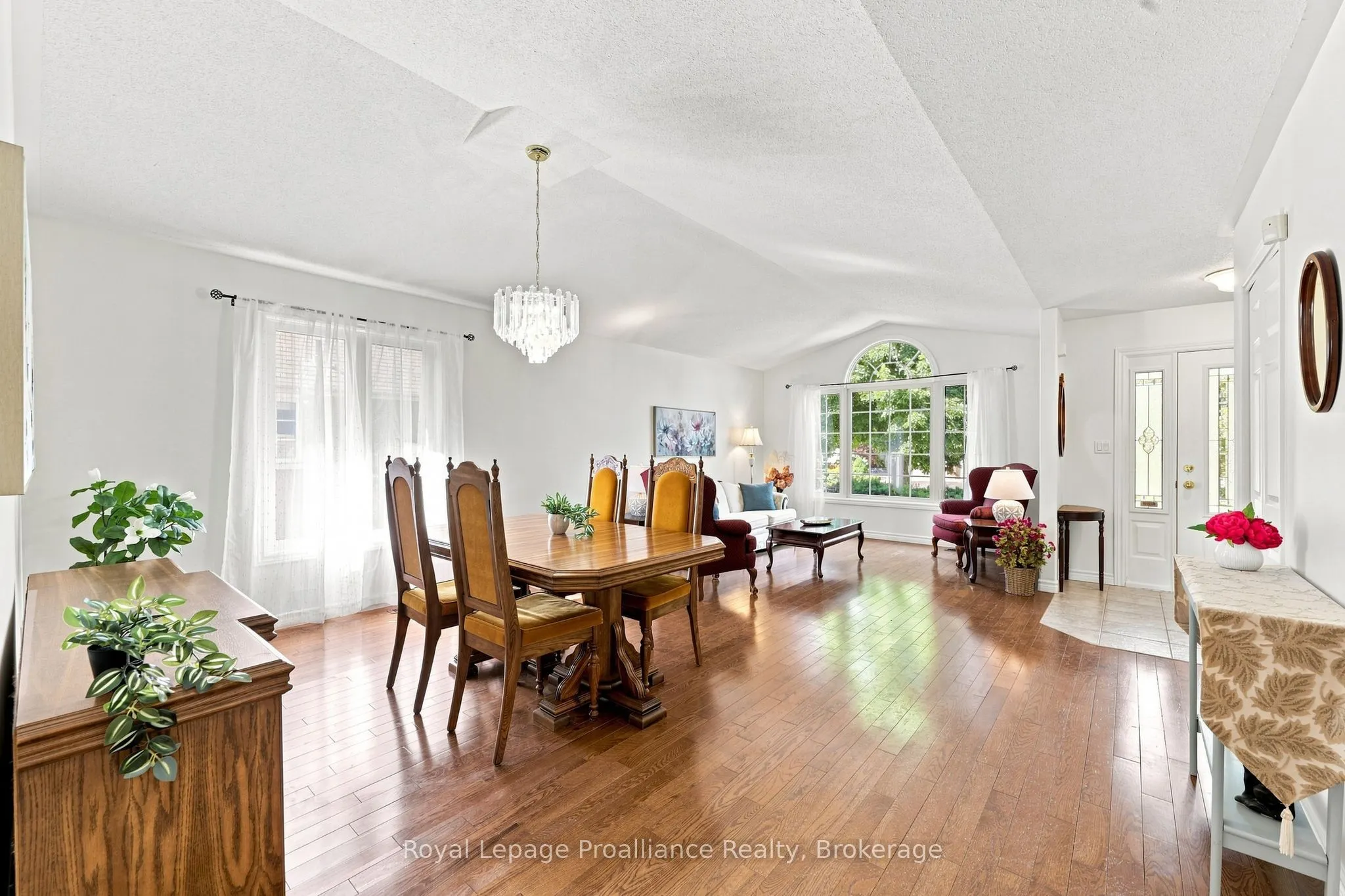 9 Seneca Drive