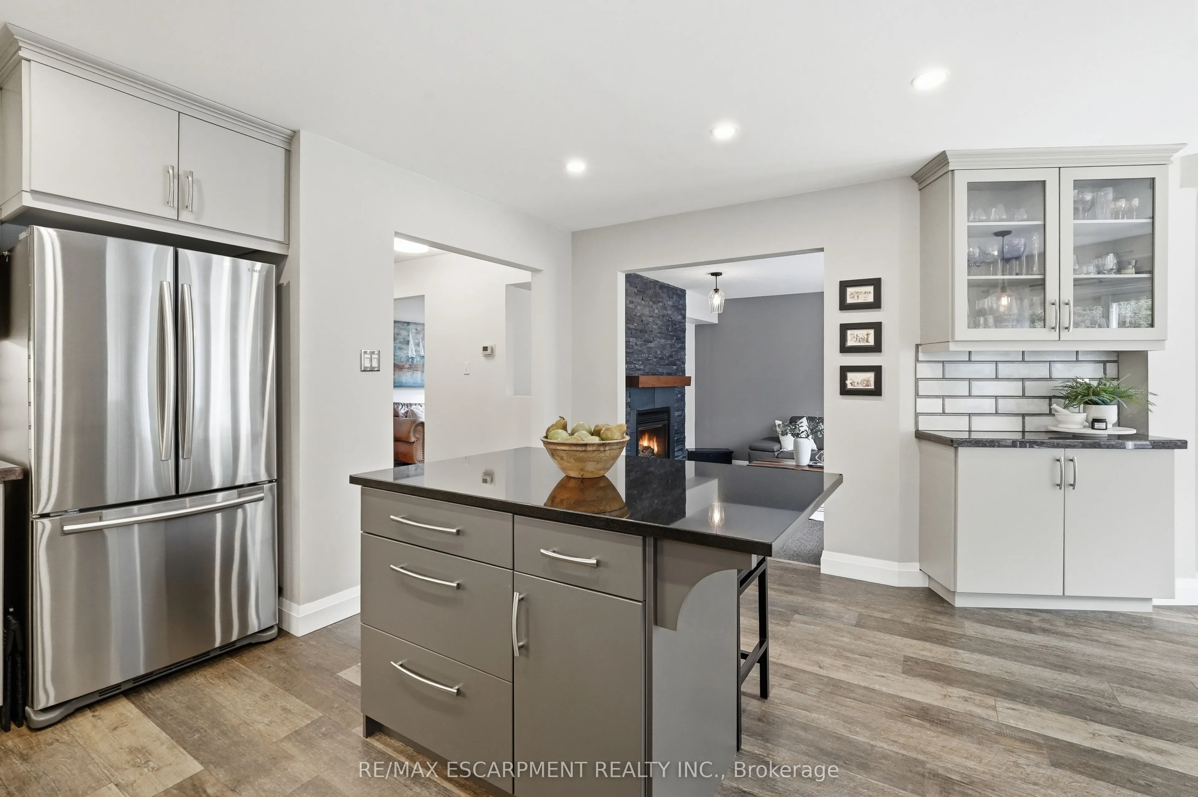48 Bridgeport Crescent