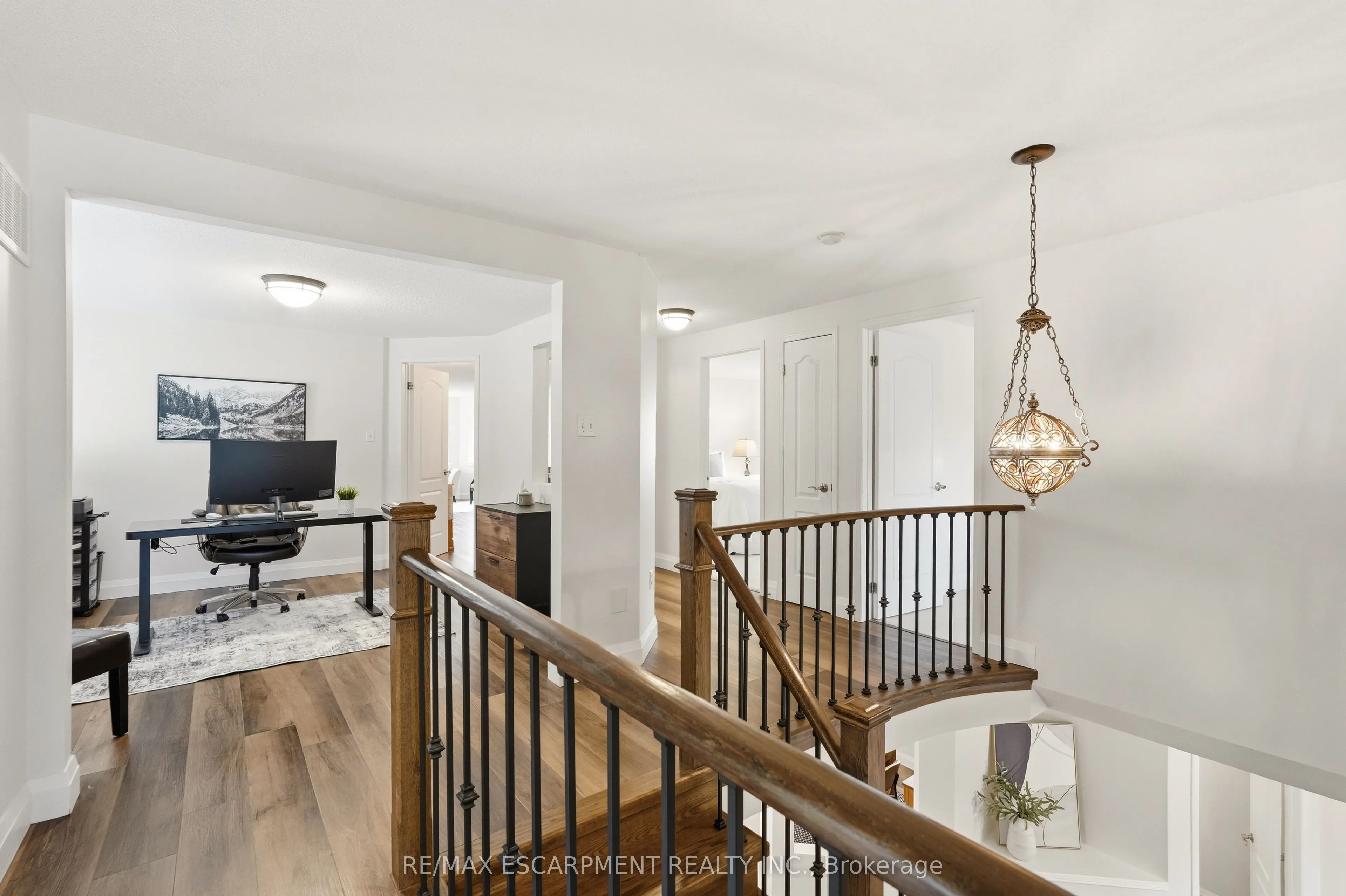 48 Bridgeport Crescent