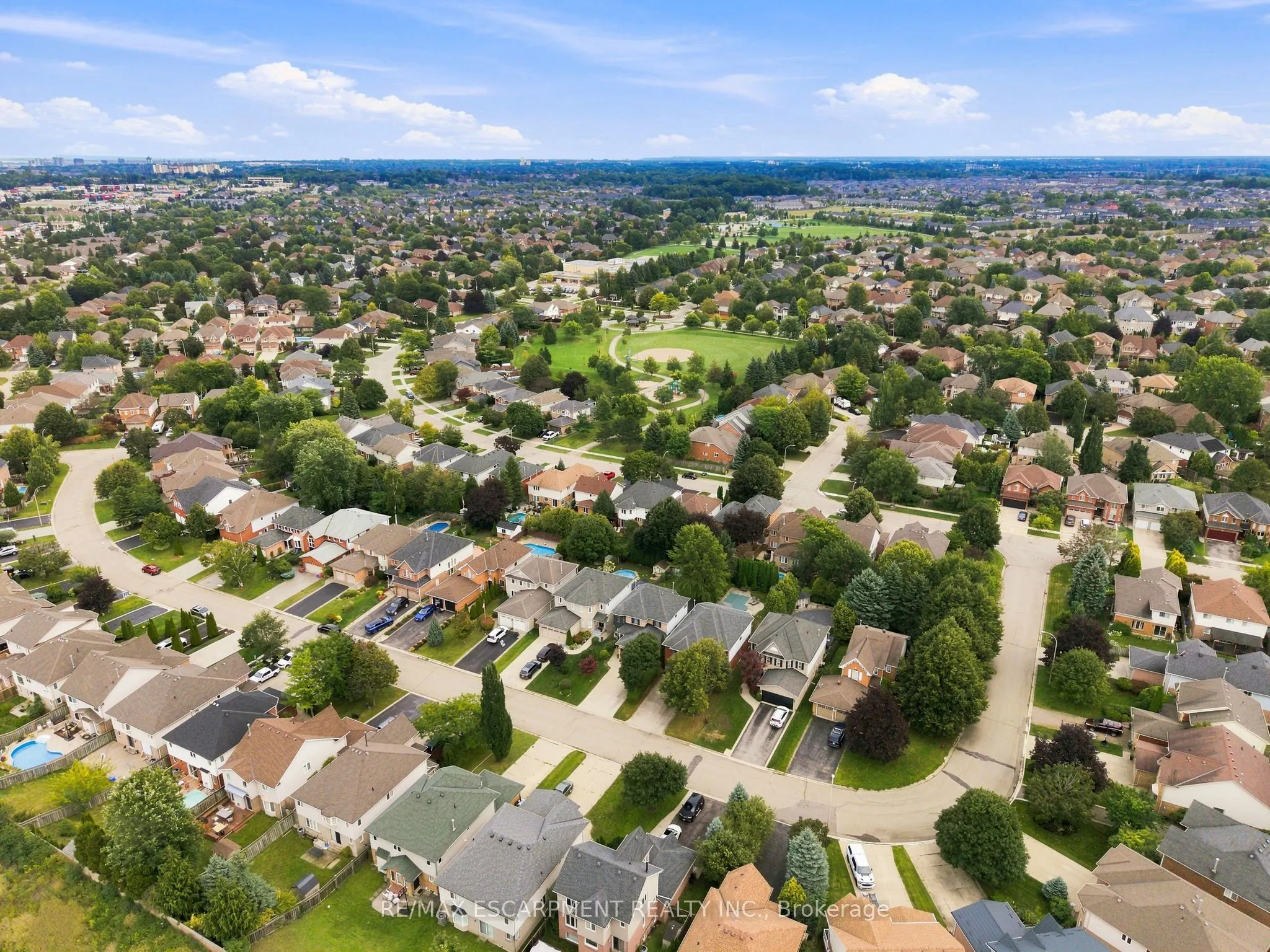 48 Bridgeport Crescent