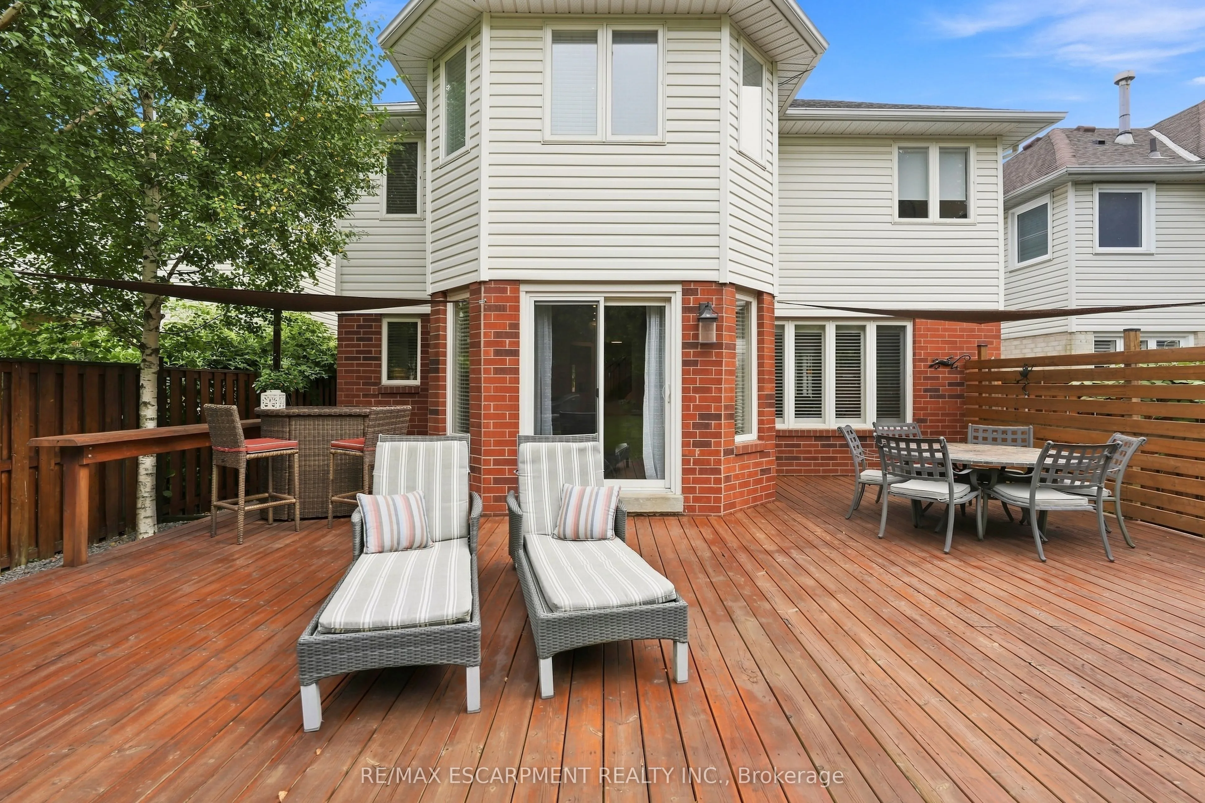 48 Bridgeport Crescent