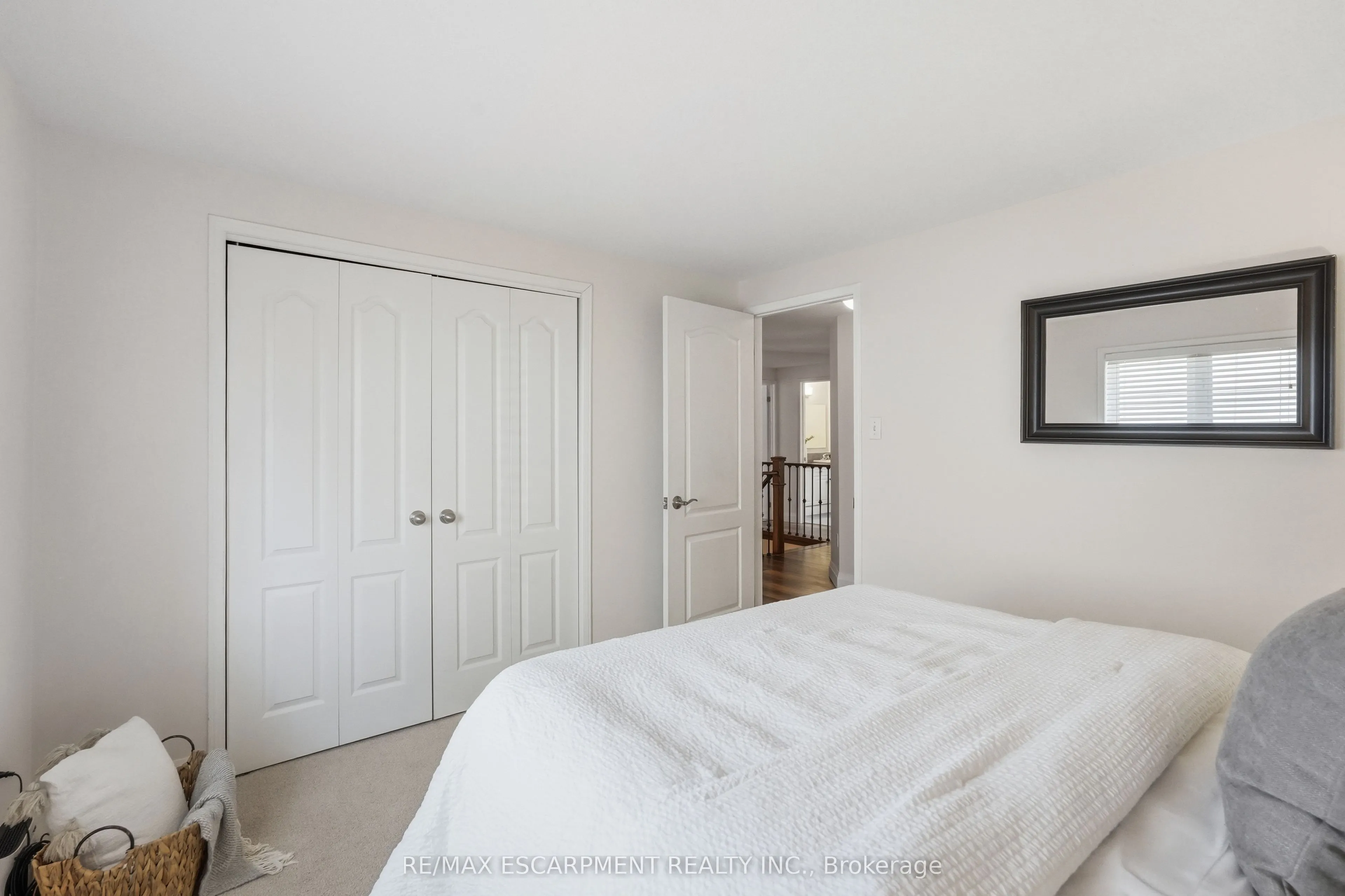 48 Bridgeport Crescent