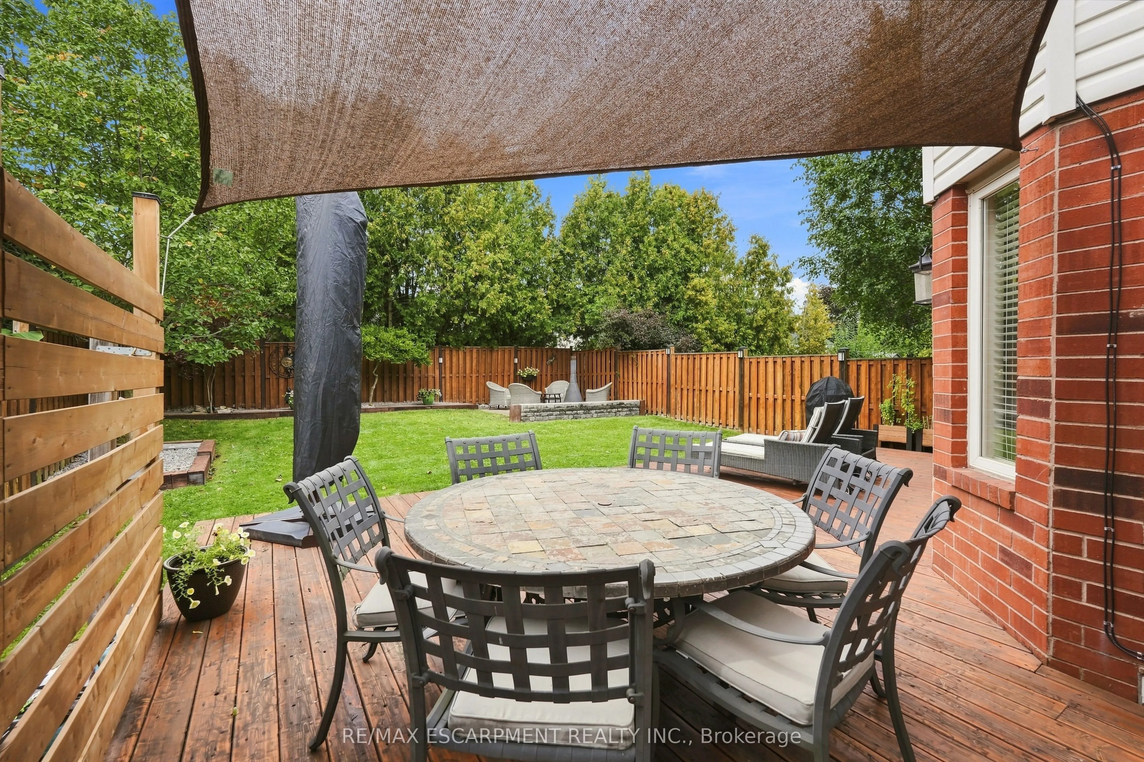 48 Bridgeport Crescent