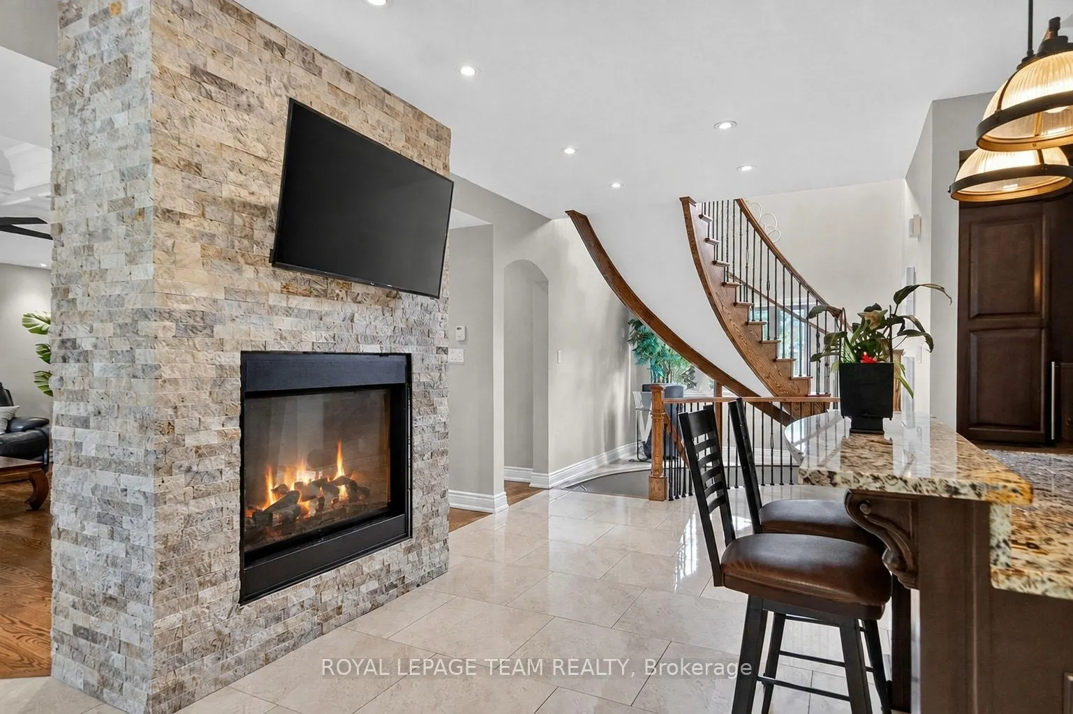 1425 Balmoral Drive