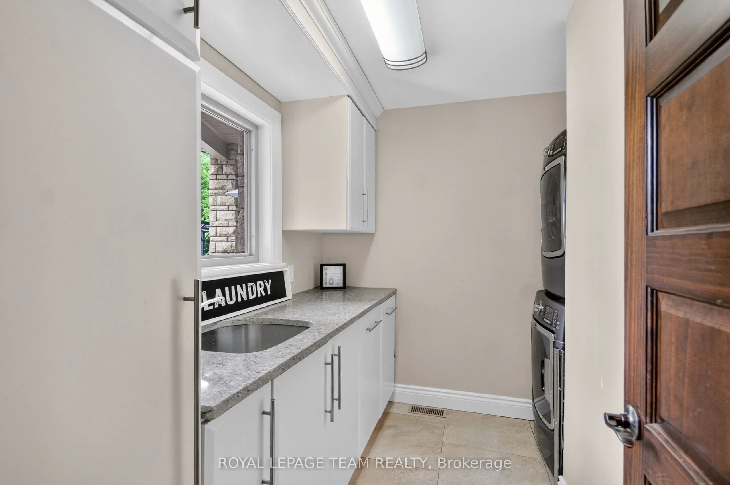 1425 Balmoral Drive