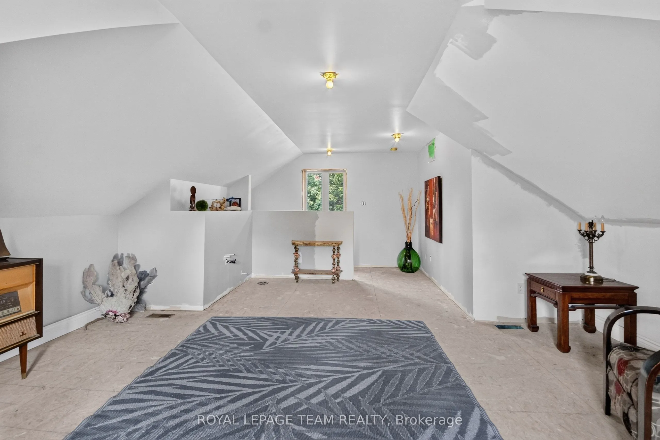 1425 Balmoral Drive