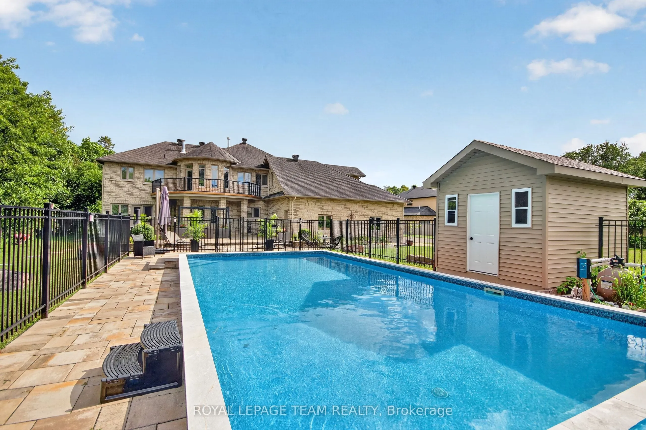 1425 Balmoral Drive