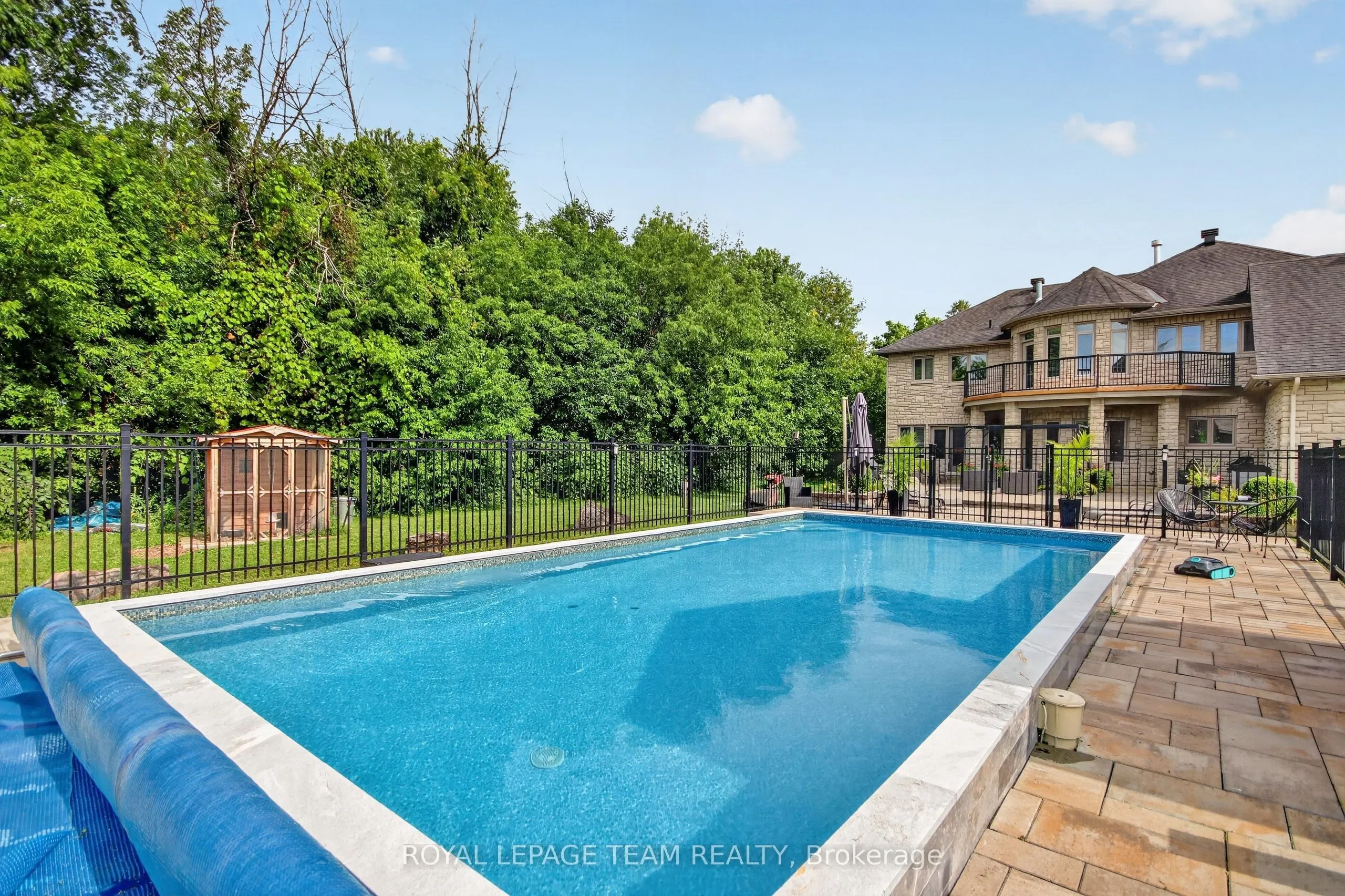 1425 Balmoral Drive