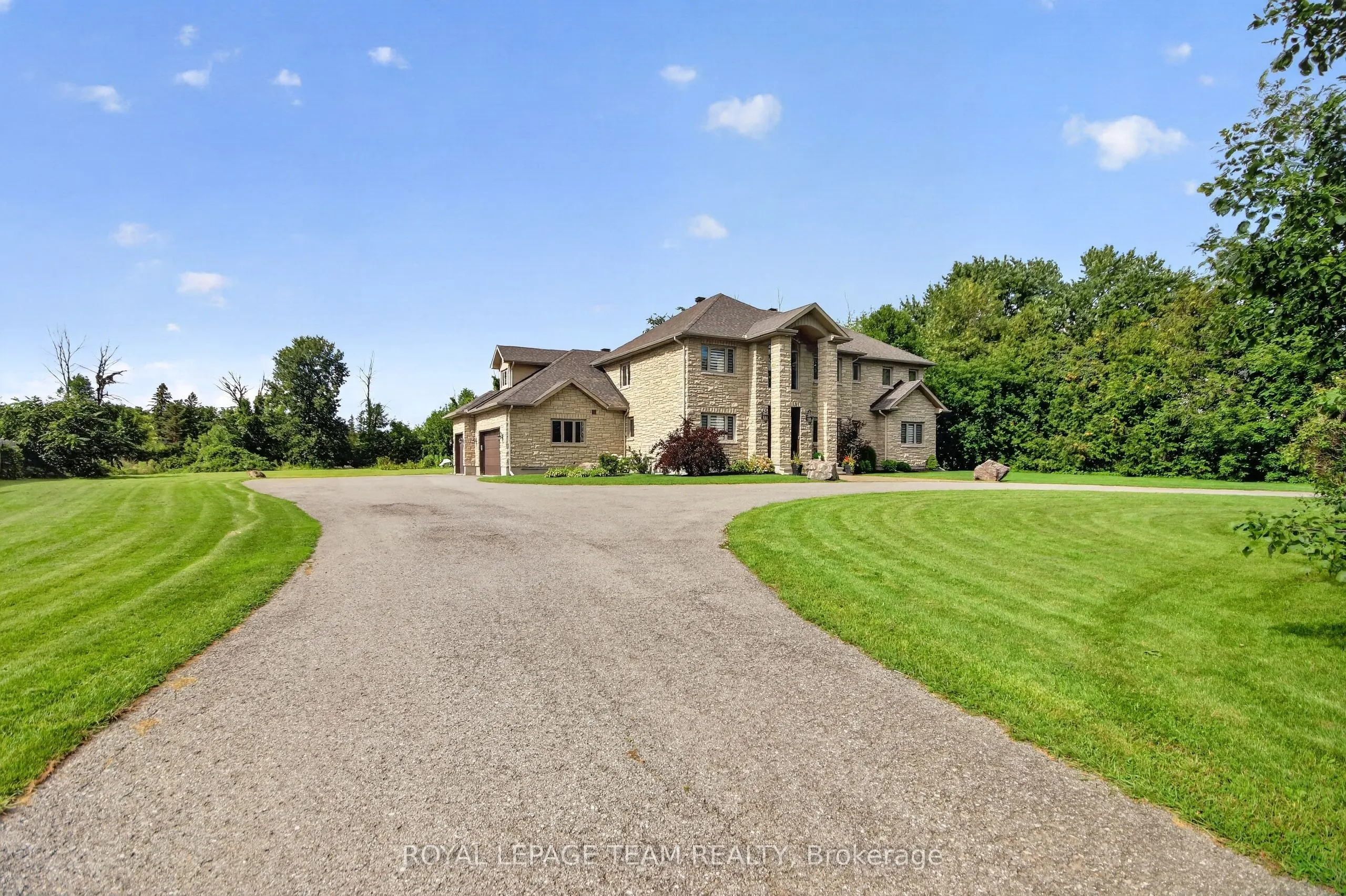 1425 Balmoral Drive