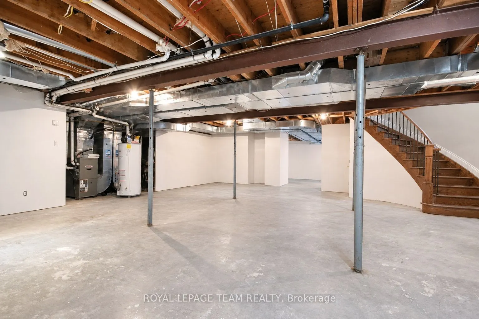 1425 Balmoral Drive