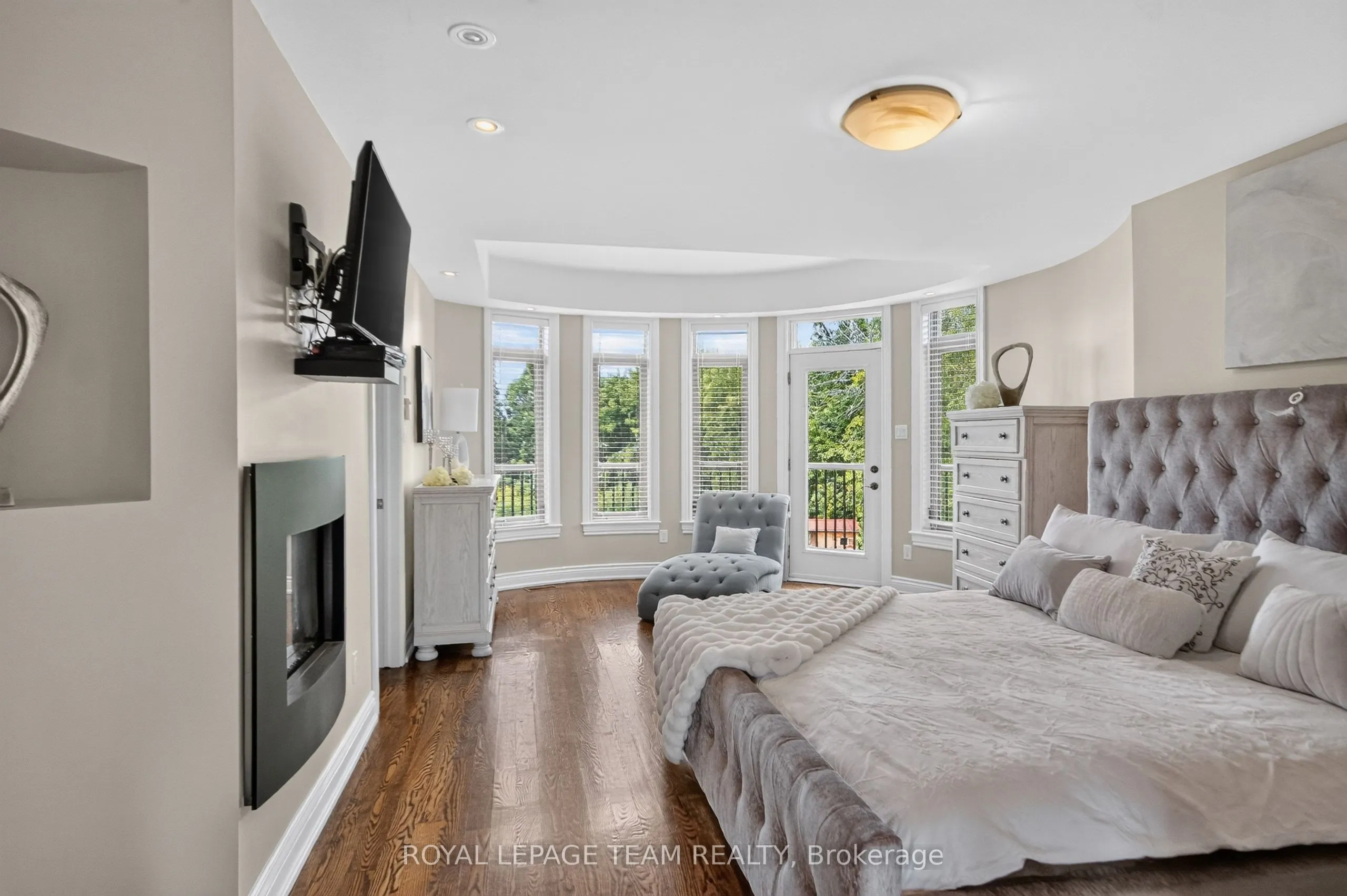 1425 Balmoral Drive