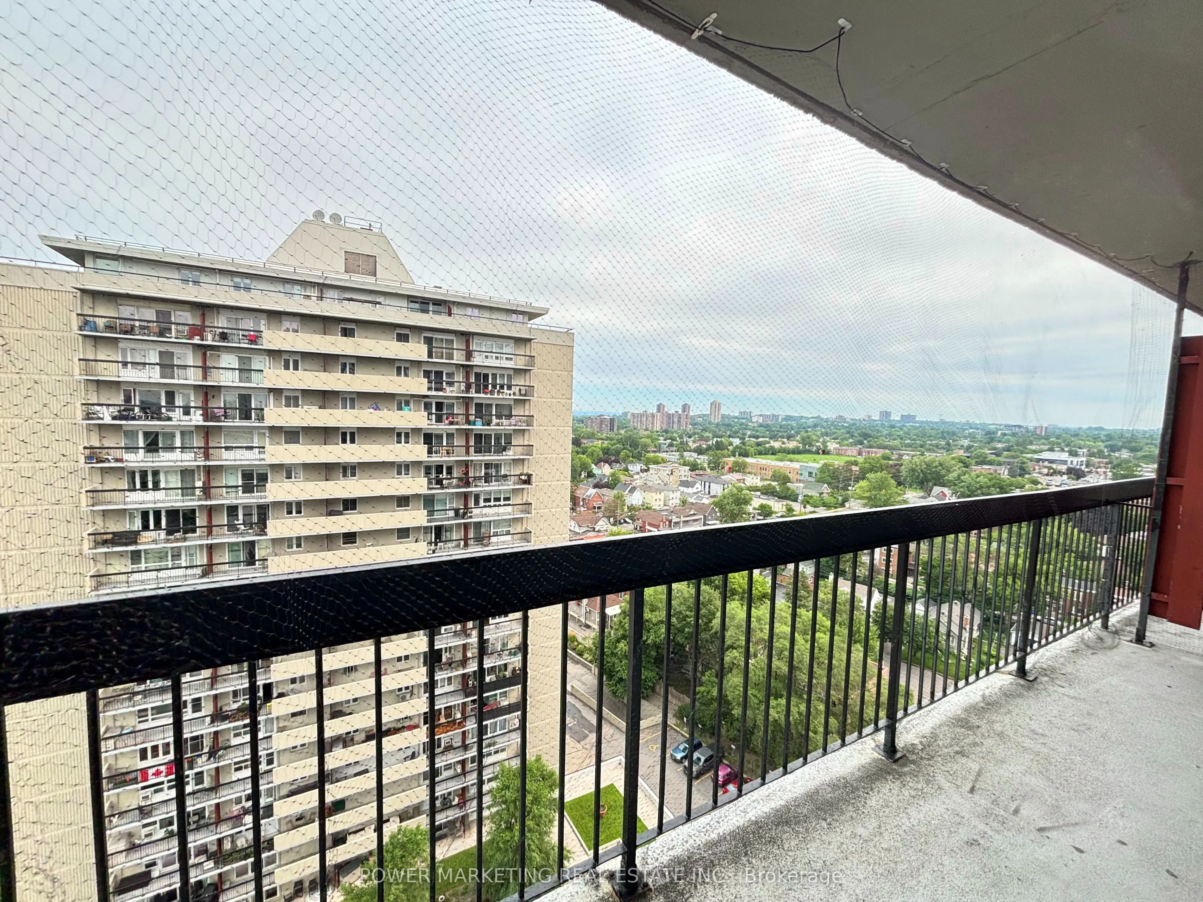 158B MCARTHUR Avenue #1604
