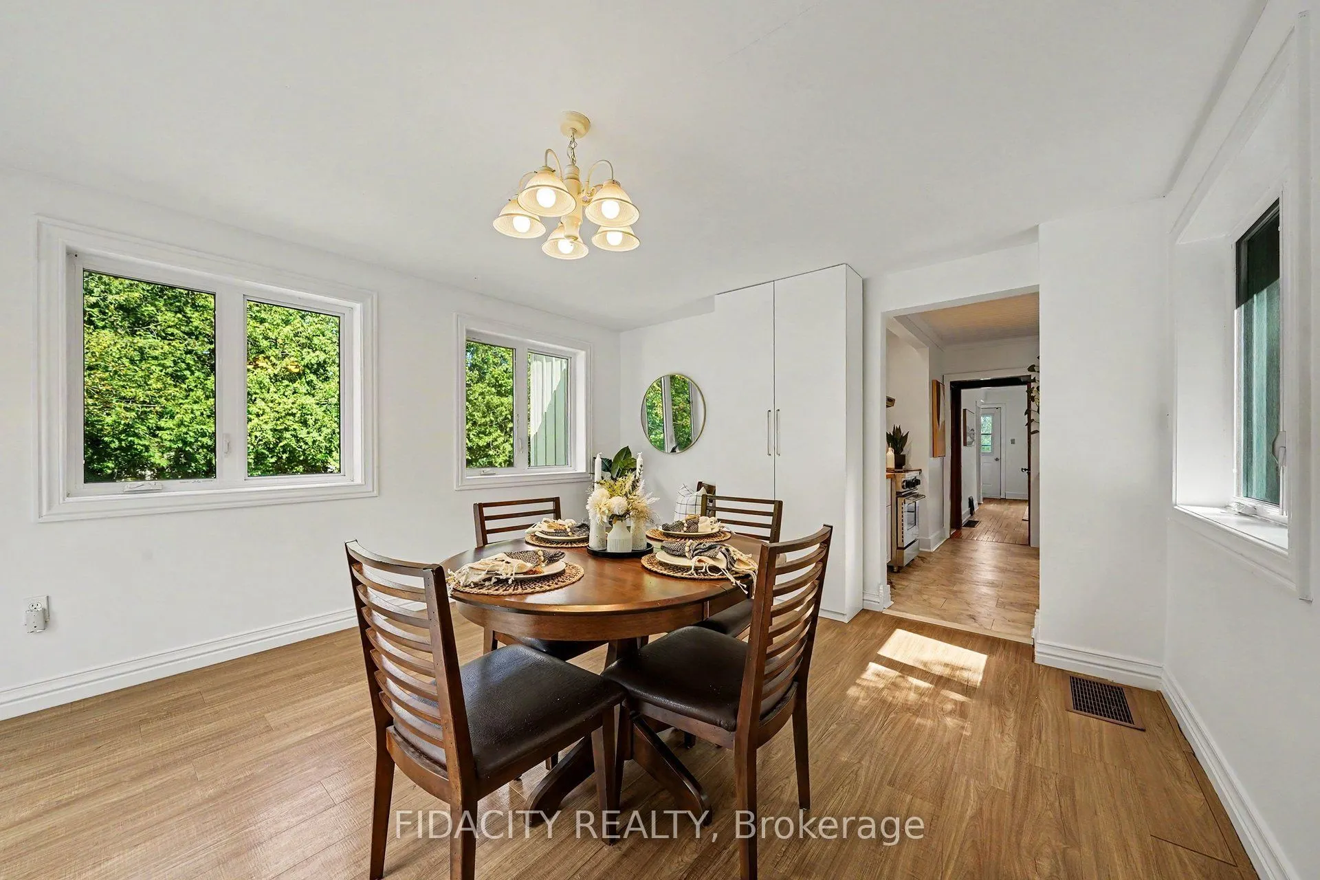 6811 Flewellyn Road