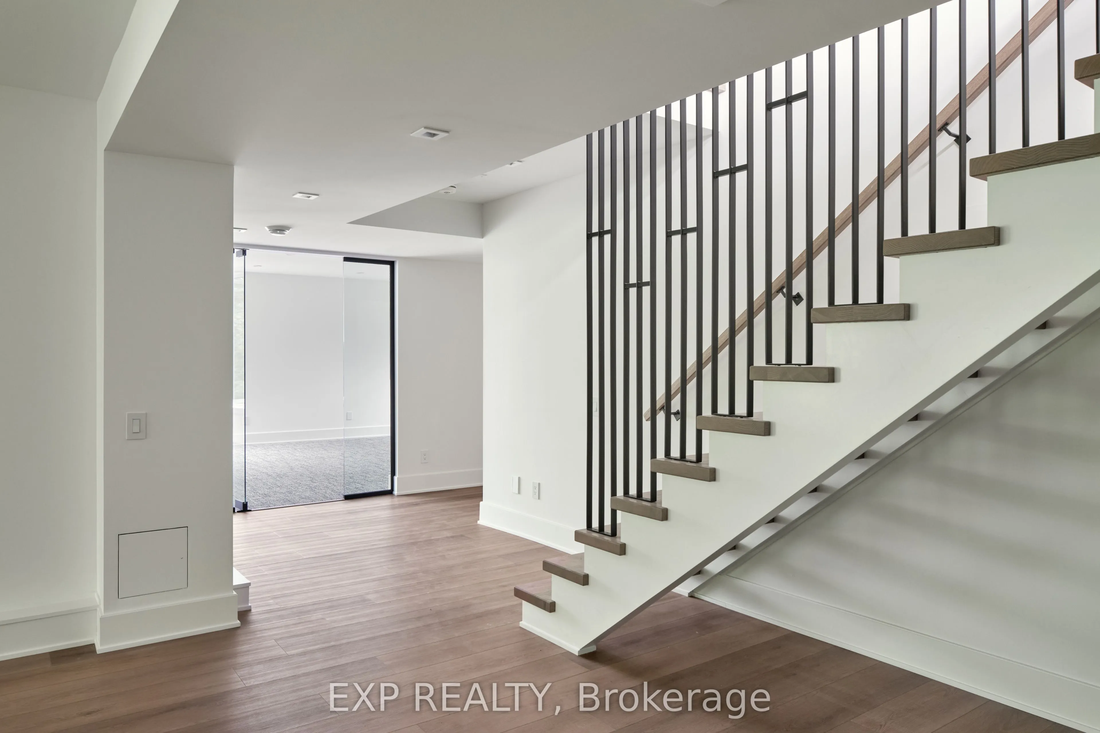 32 CLOVELLY Road