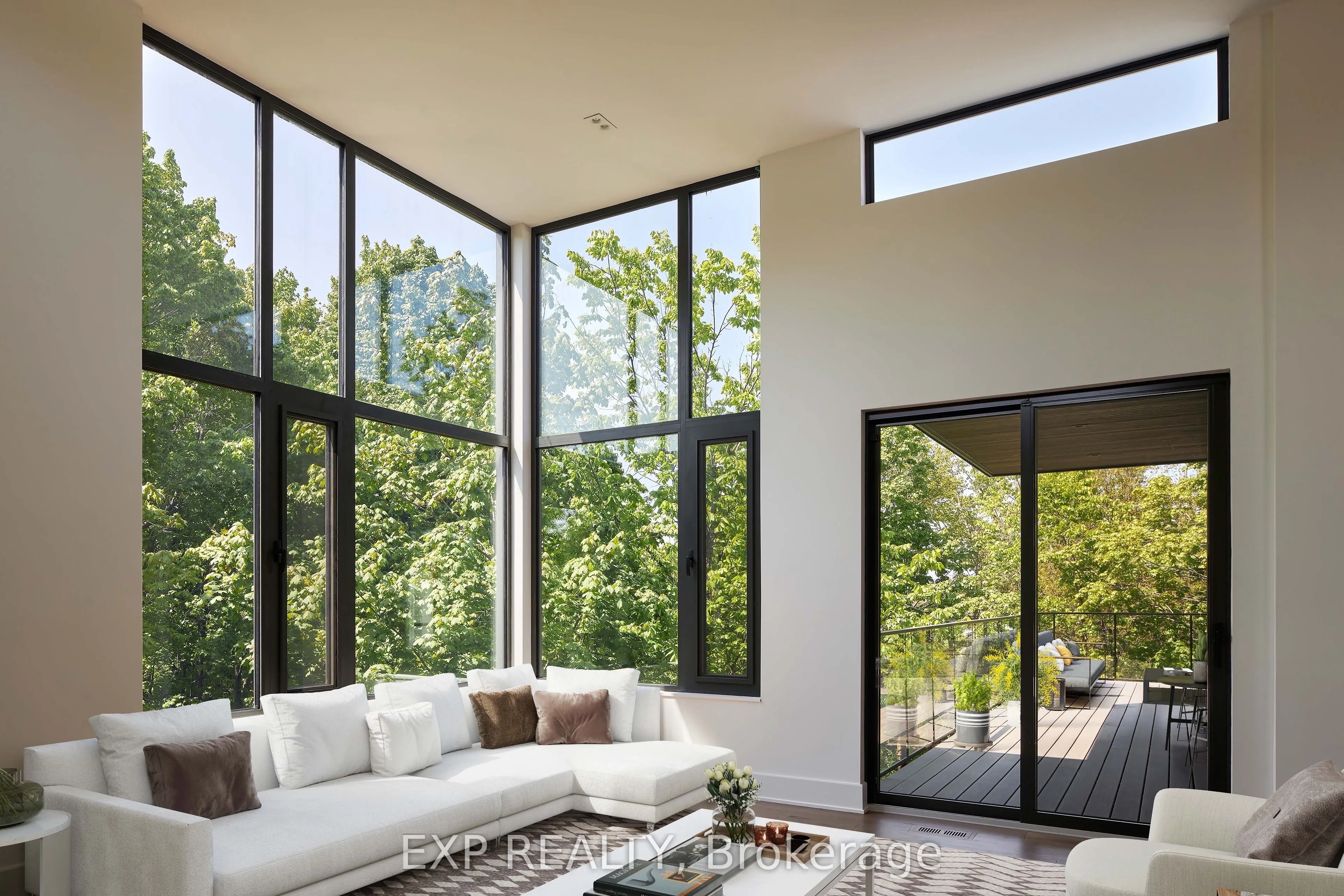 32 CLOVELLY Road