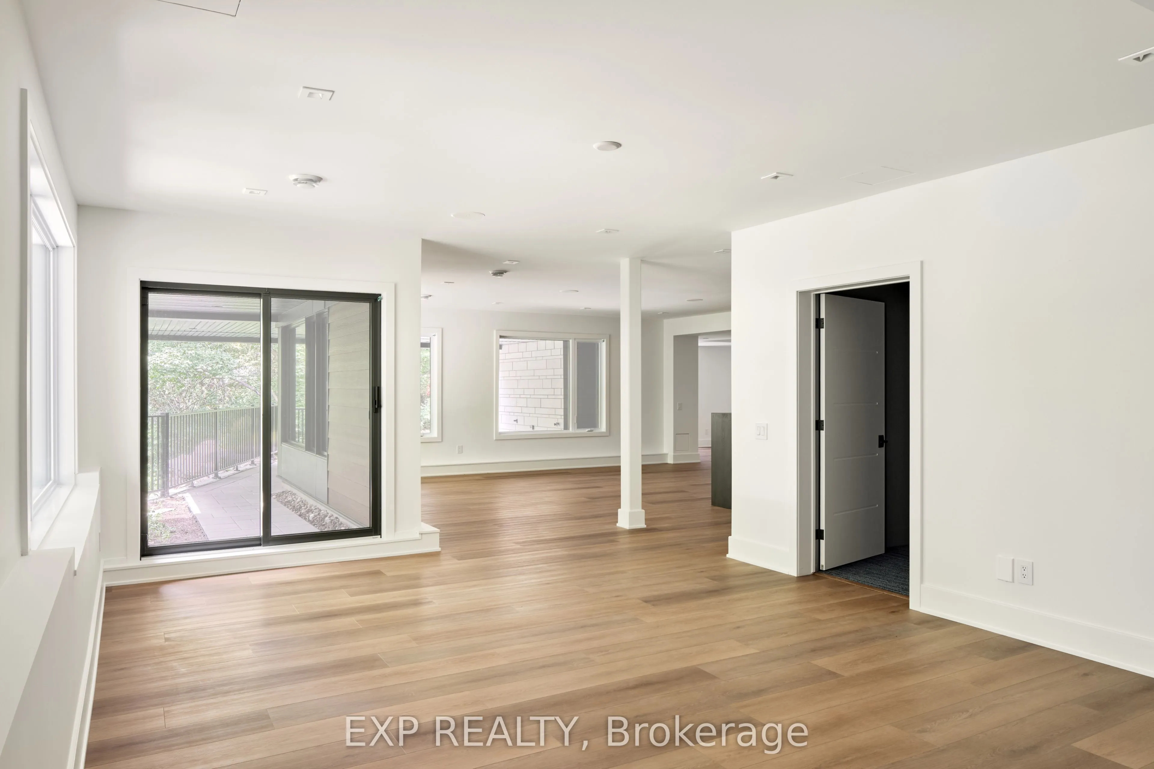 32 CLOVELLY Road
