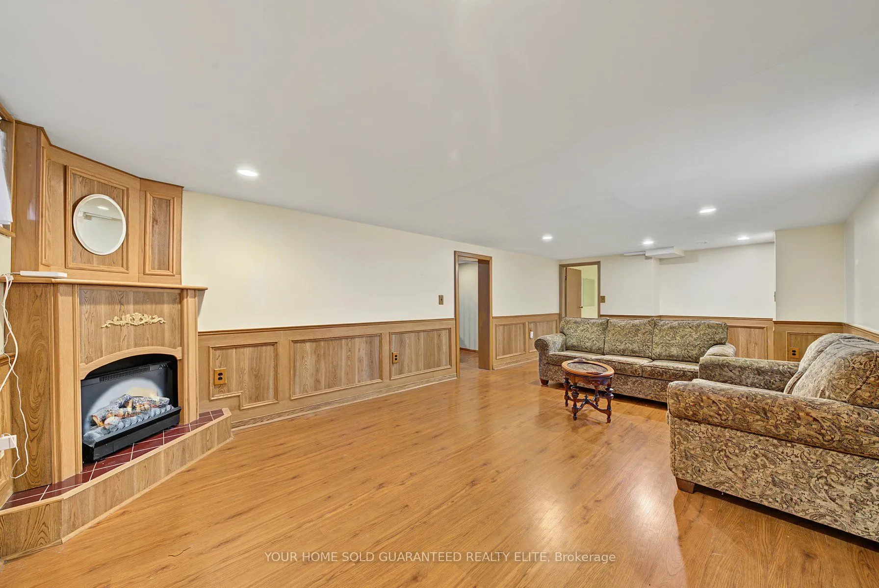13 Lakeside Drive