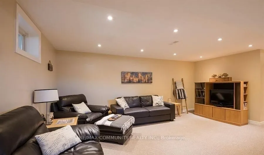 166 St. Lawrence Drive
