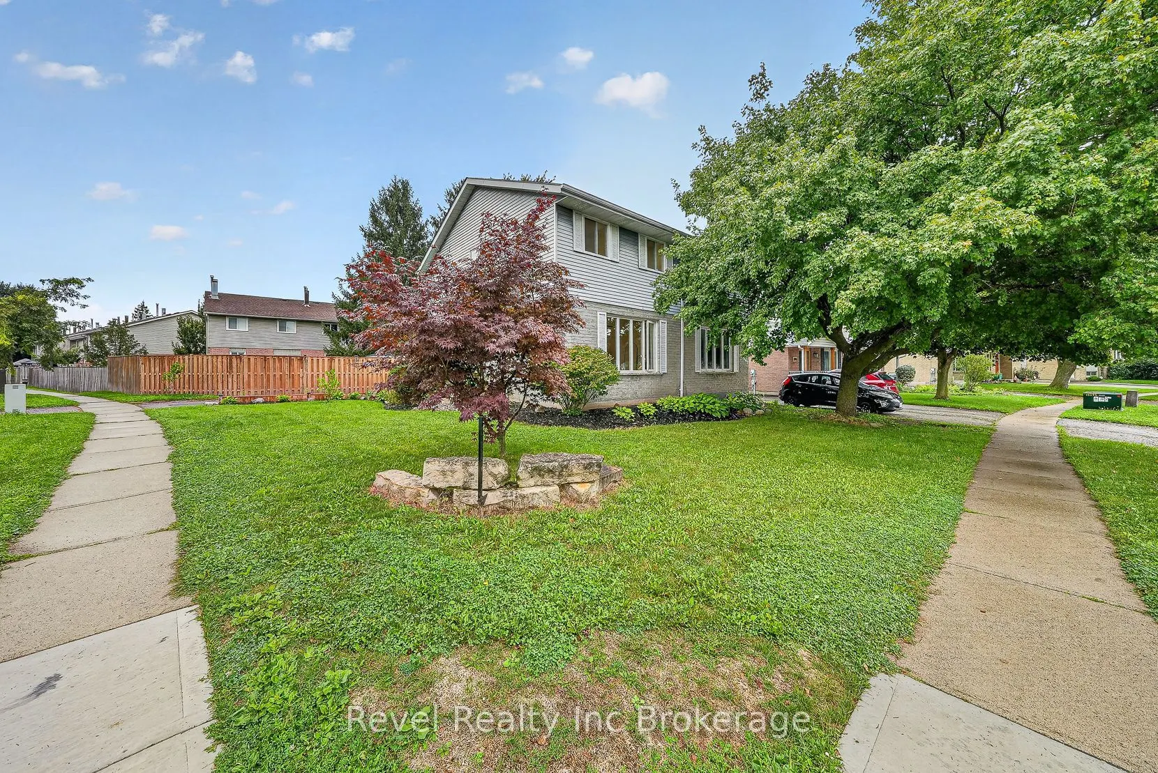 995 Cree Avenue