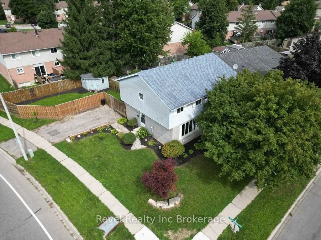 995 Cree Avenue