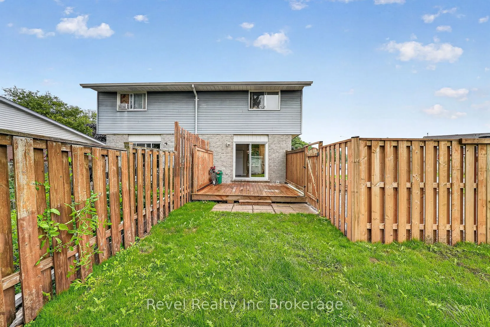 995 Cree Avenue