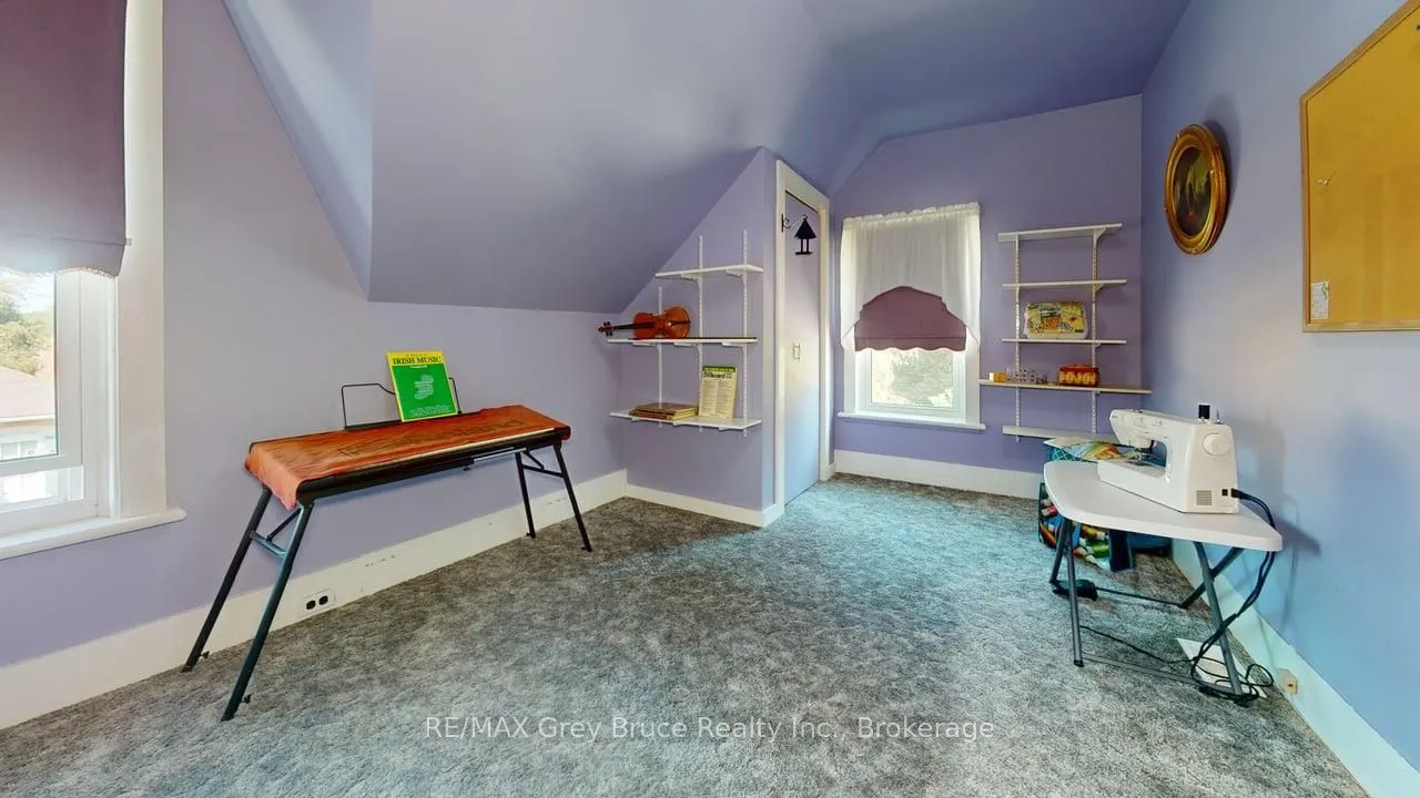 53 3rd Street S