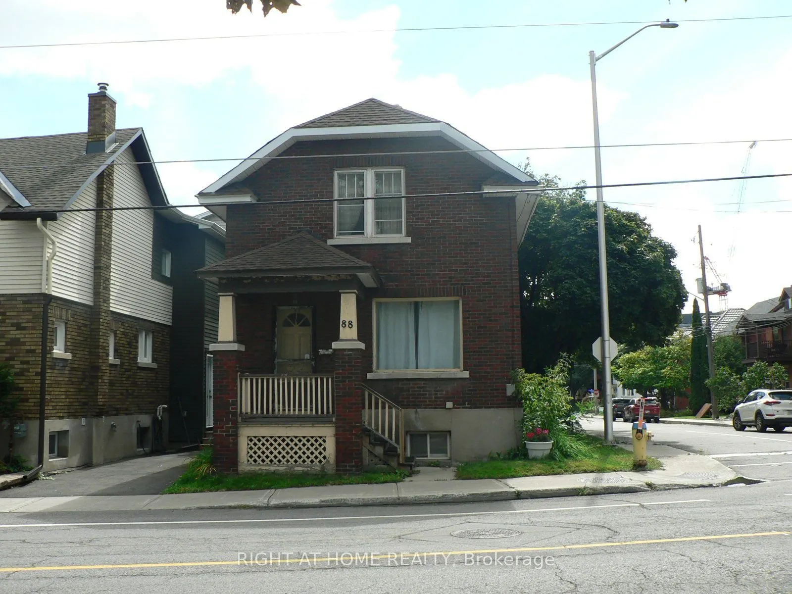 88 Lees Avenue