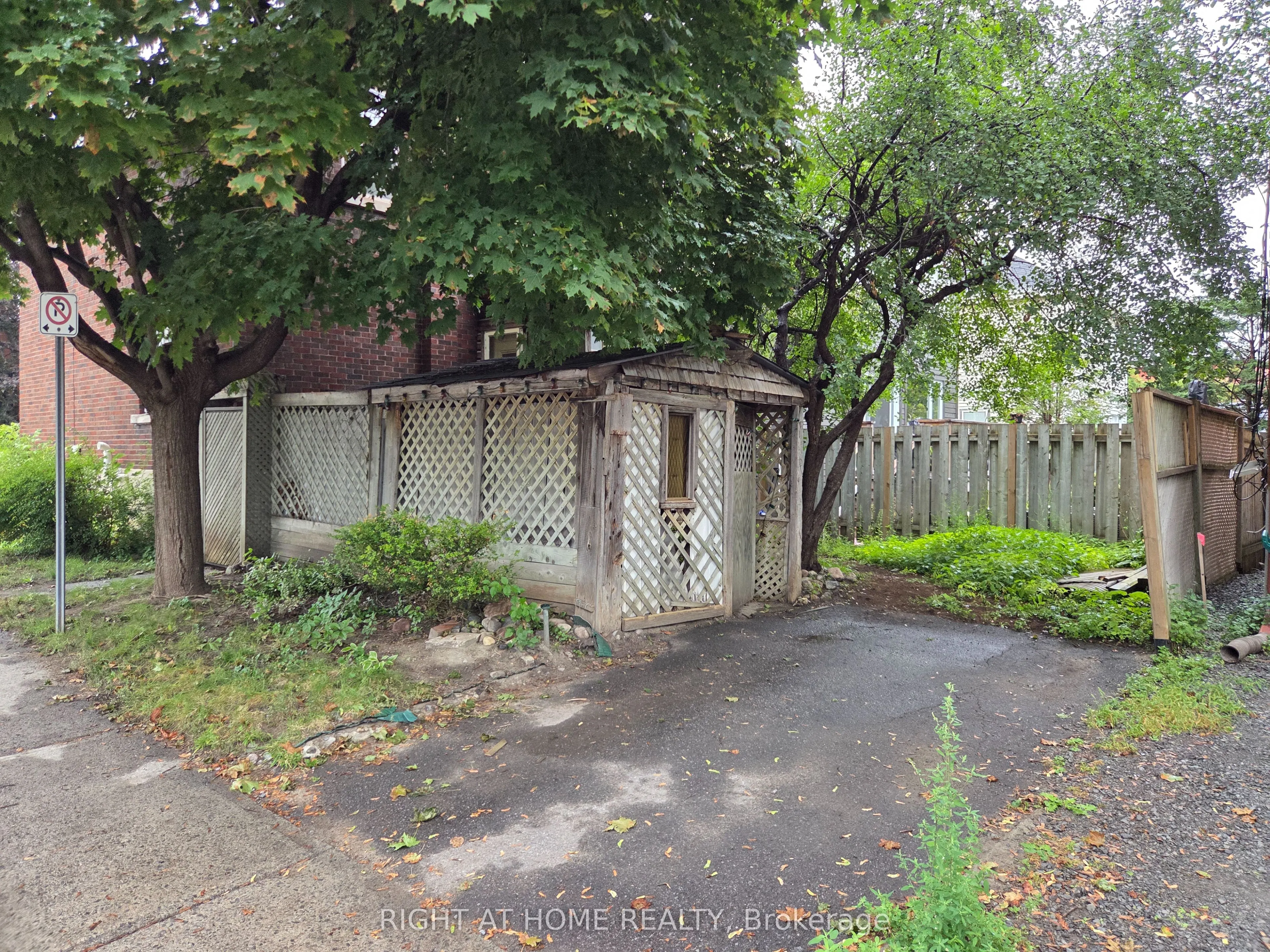 88 Lees Avenue