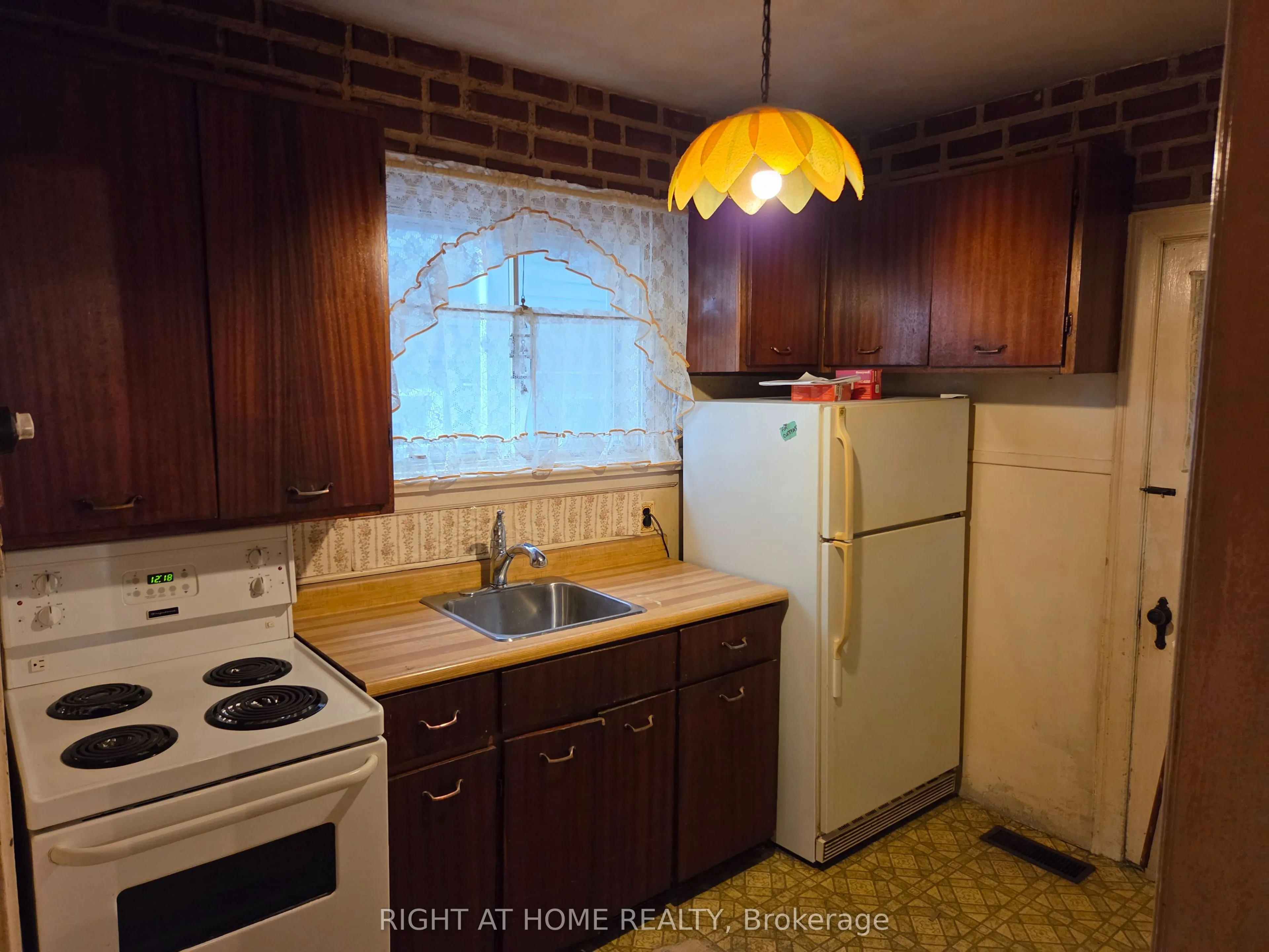 88 Lees Avenue
