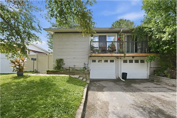 26 Woodmount Crescent