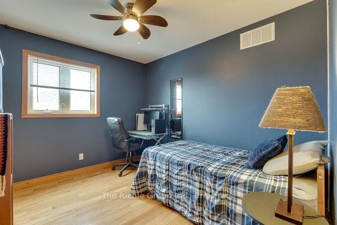 624 Cedar Street W