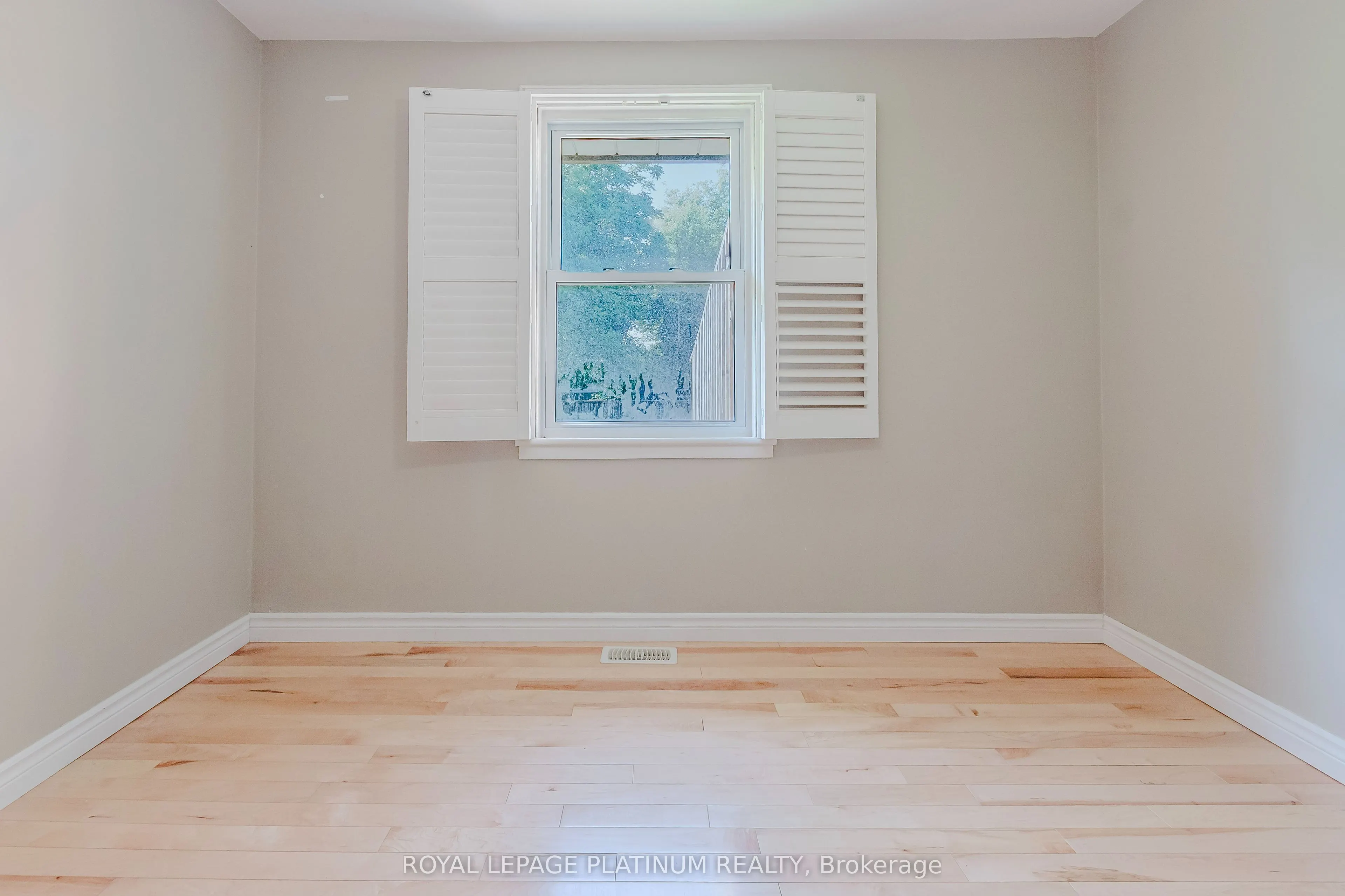 6 Varadi Avenue