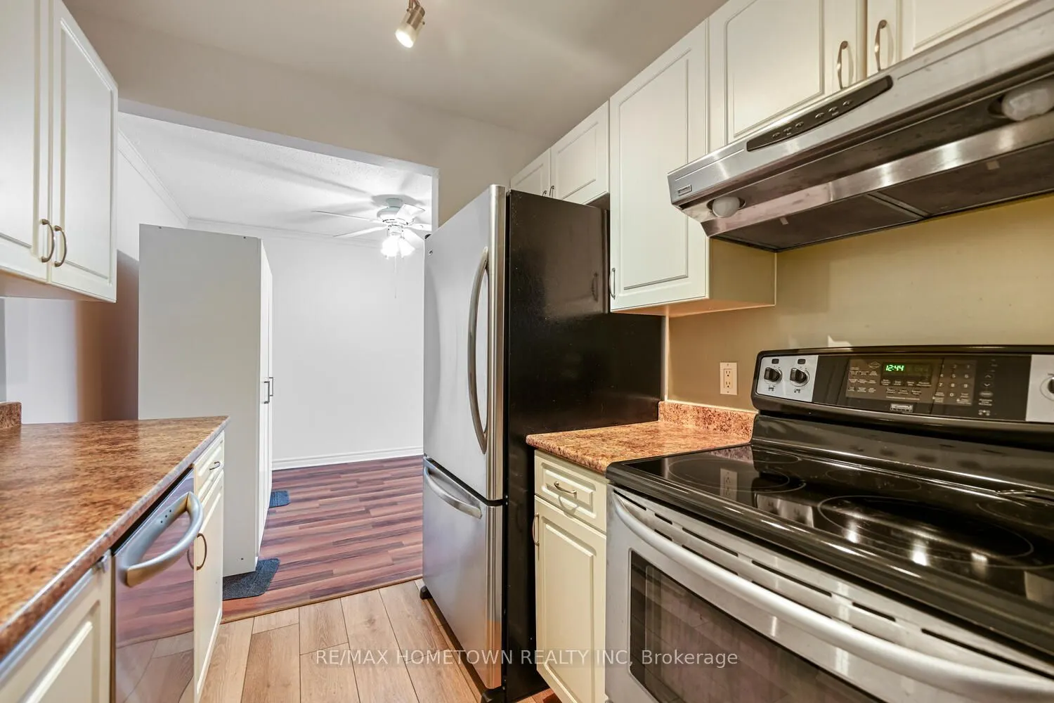 6 Charlotte Place #17