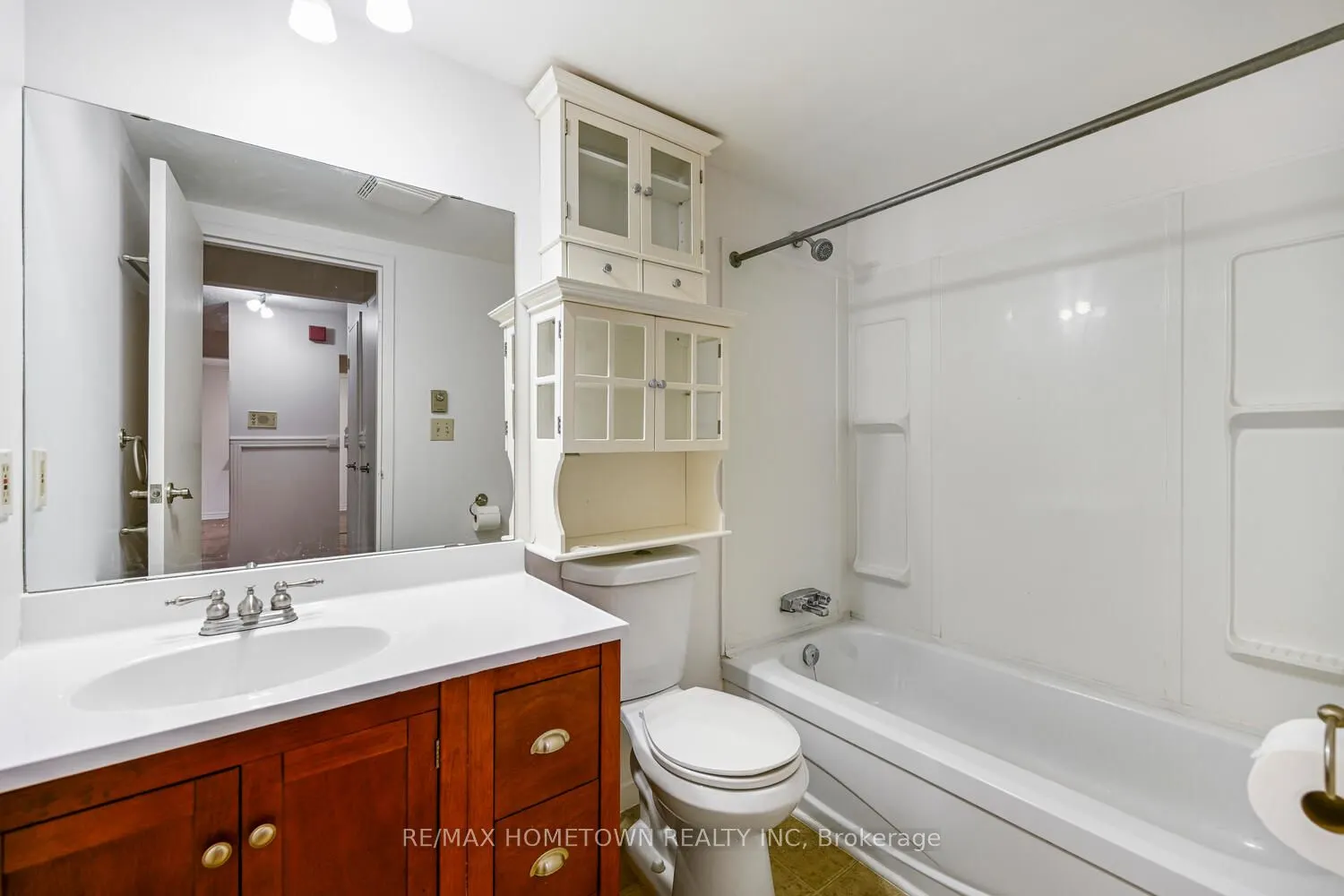 6 Charlotte Place #17