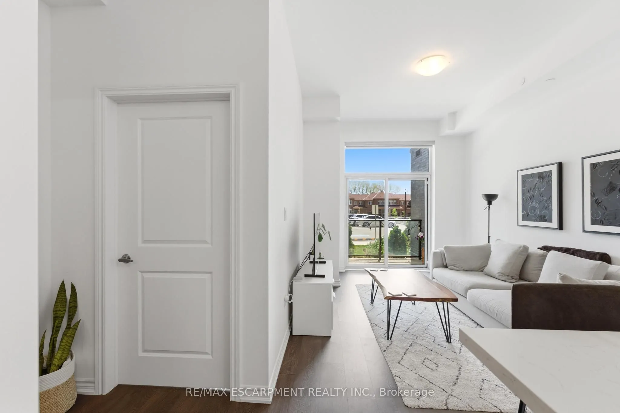460 Dundas Street E #112