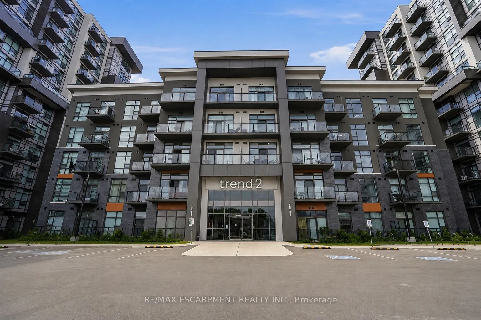 460 Dundas Street E #112