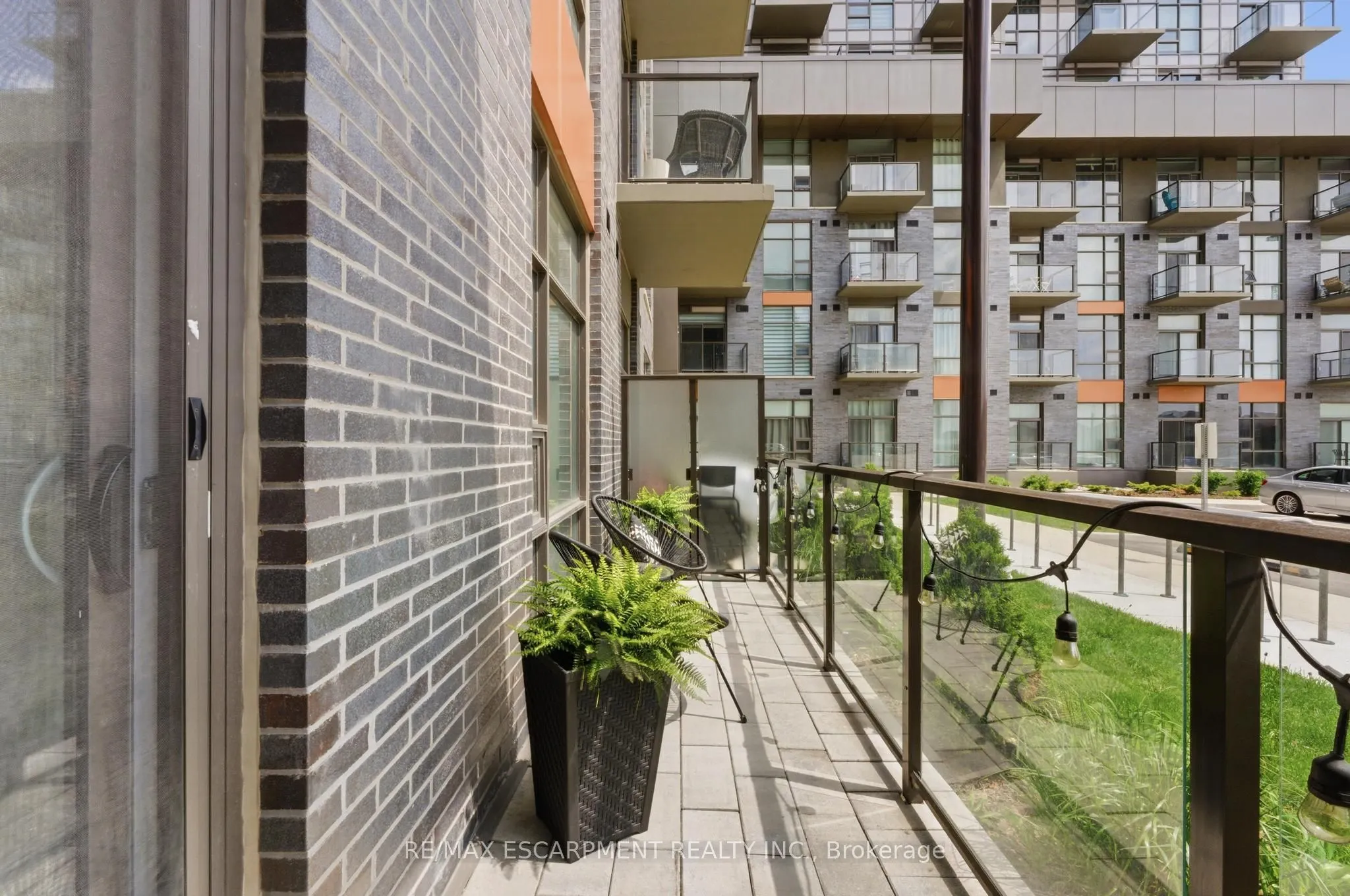 460 Dundas Street E #112
