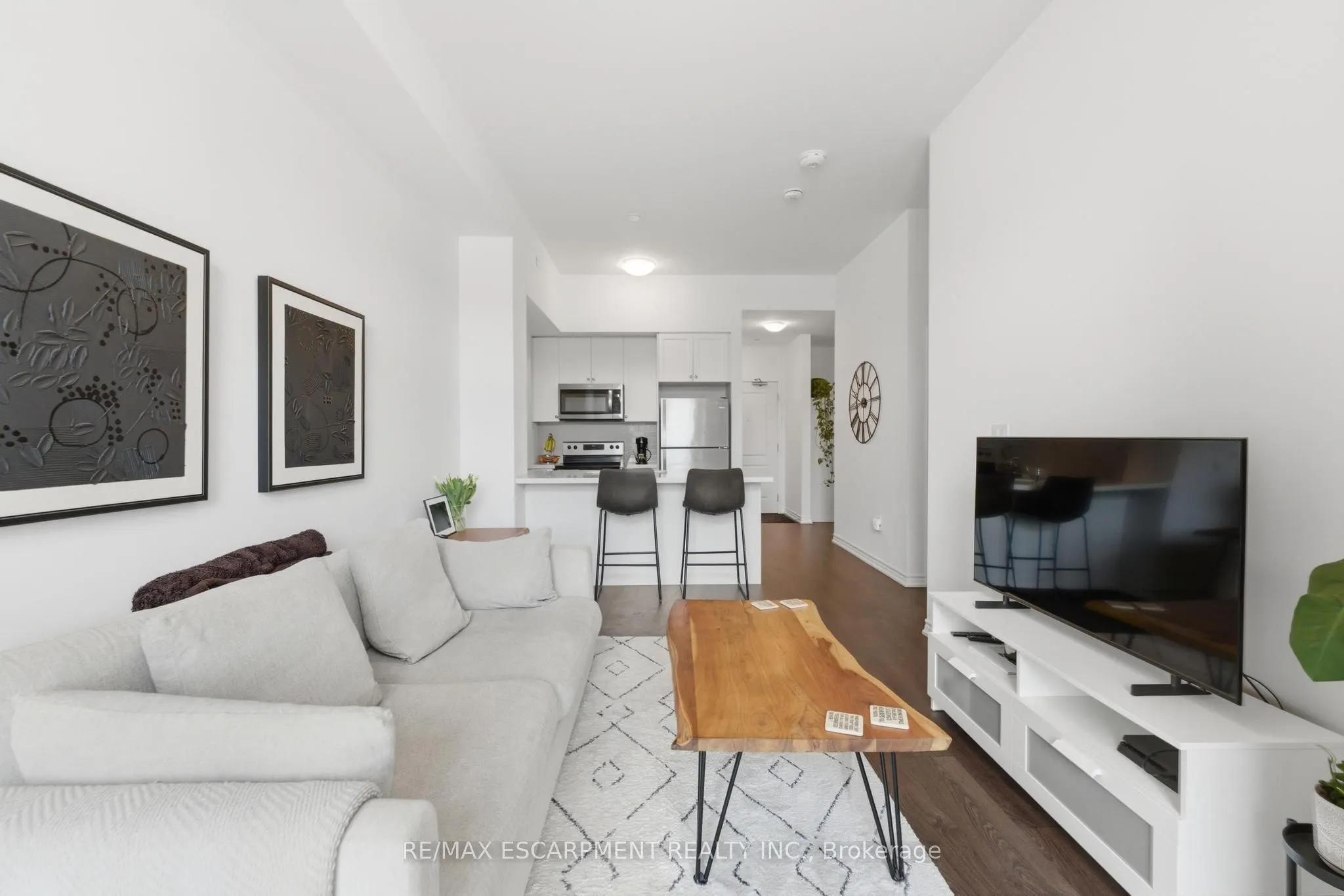 460 Dundas Street E #112