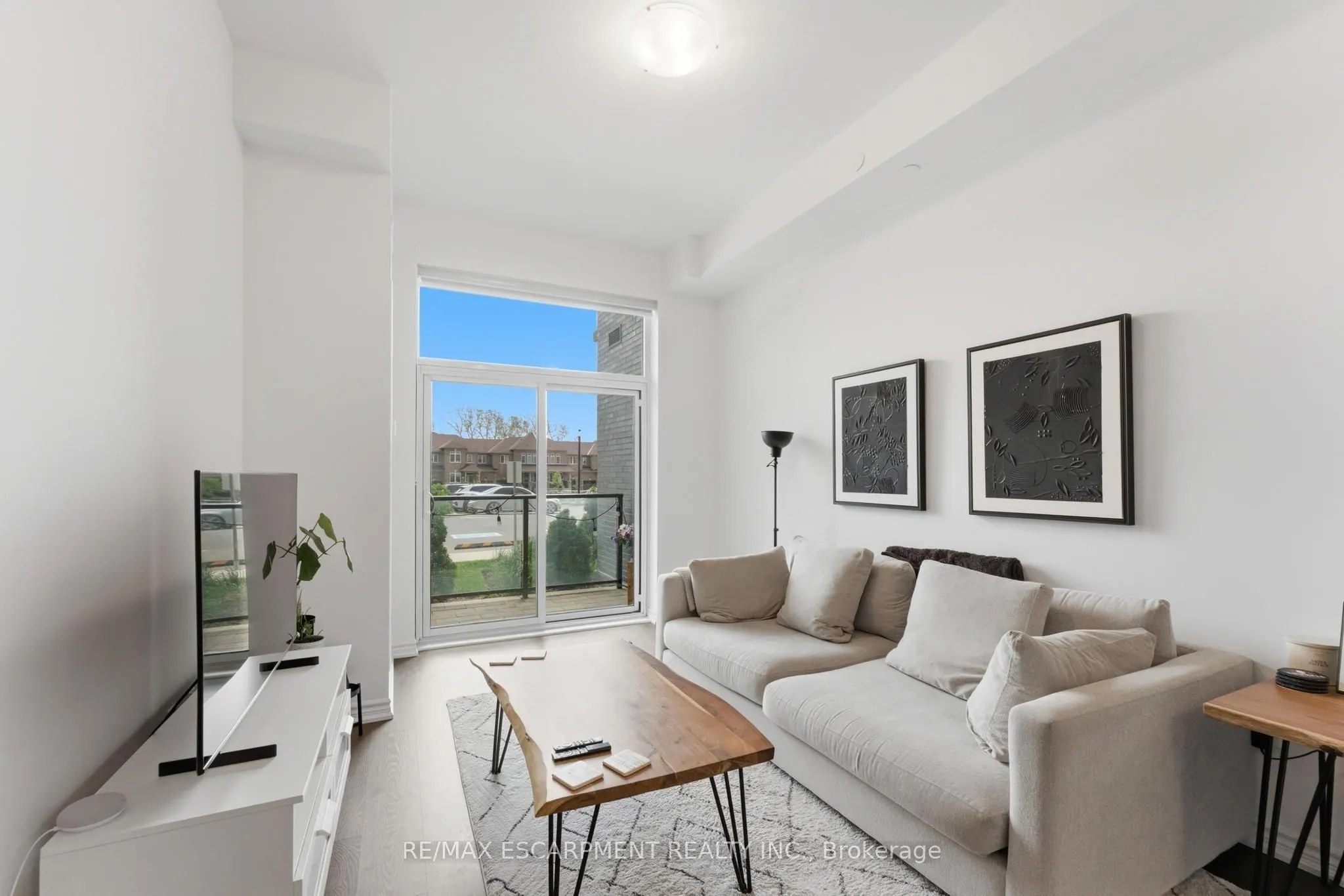 460 Dundas Street E #112